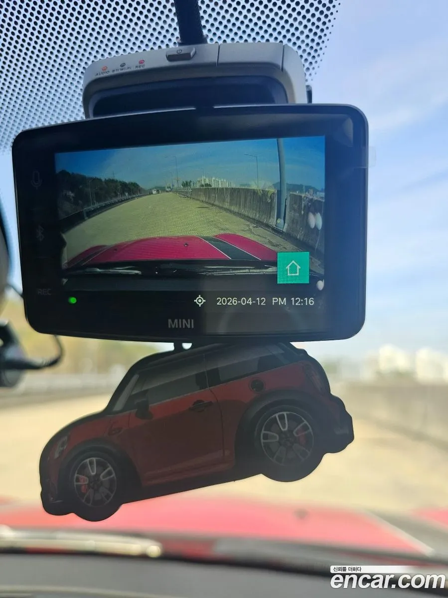Mini Cooper S Convertible 2024 — 13