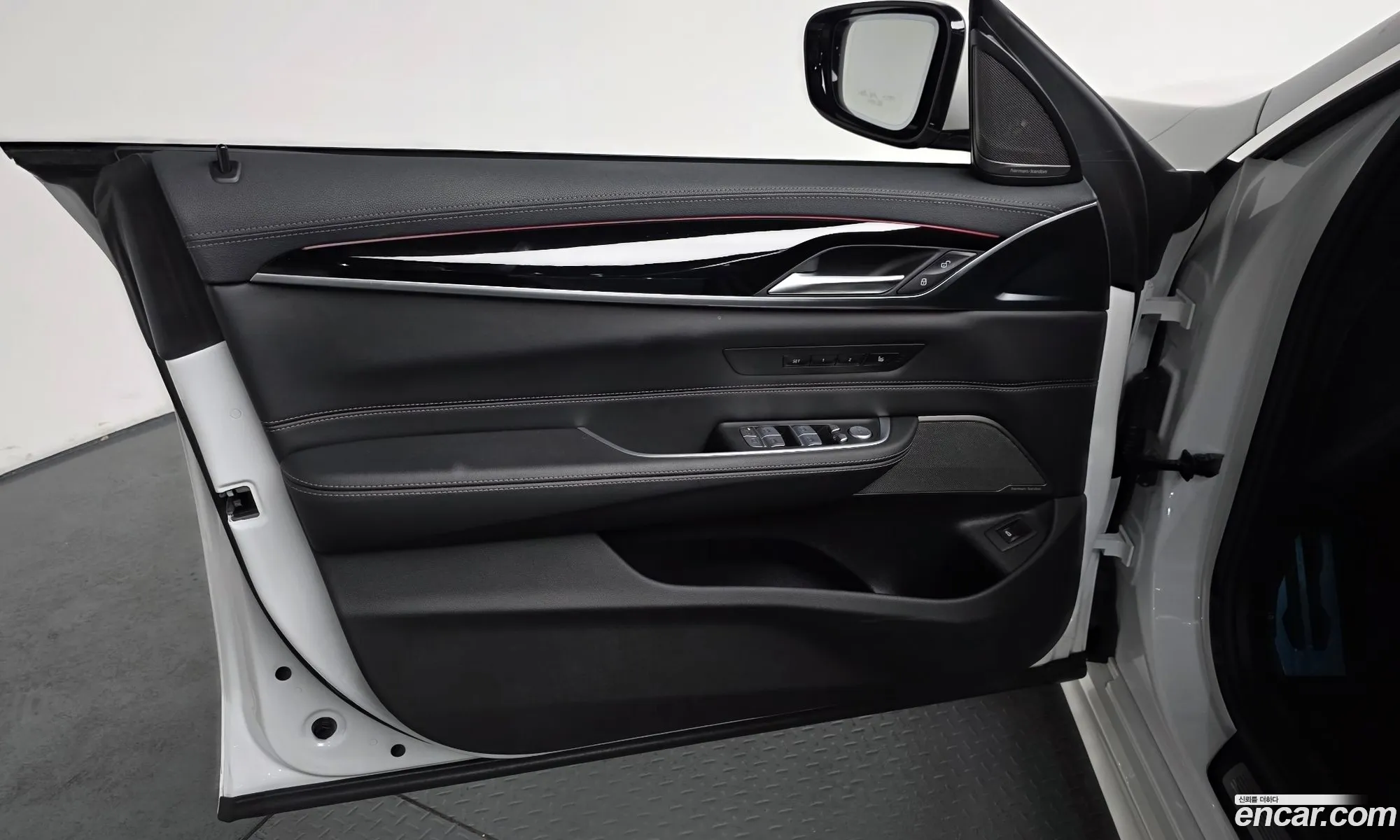 BMW 6 Series GT 2024 — 9
