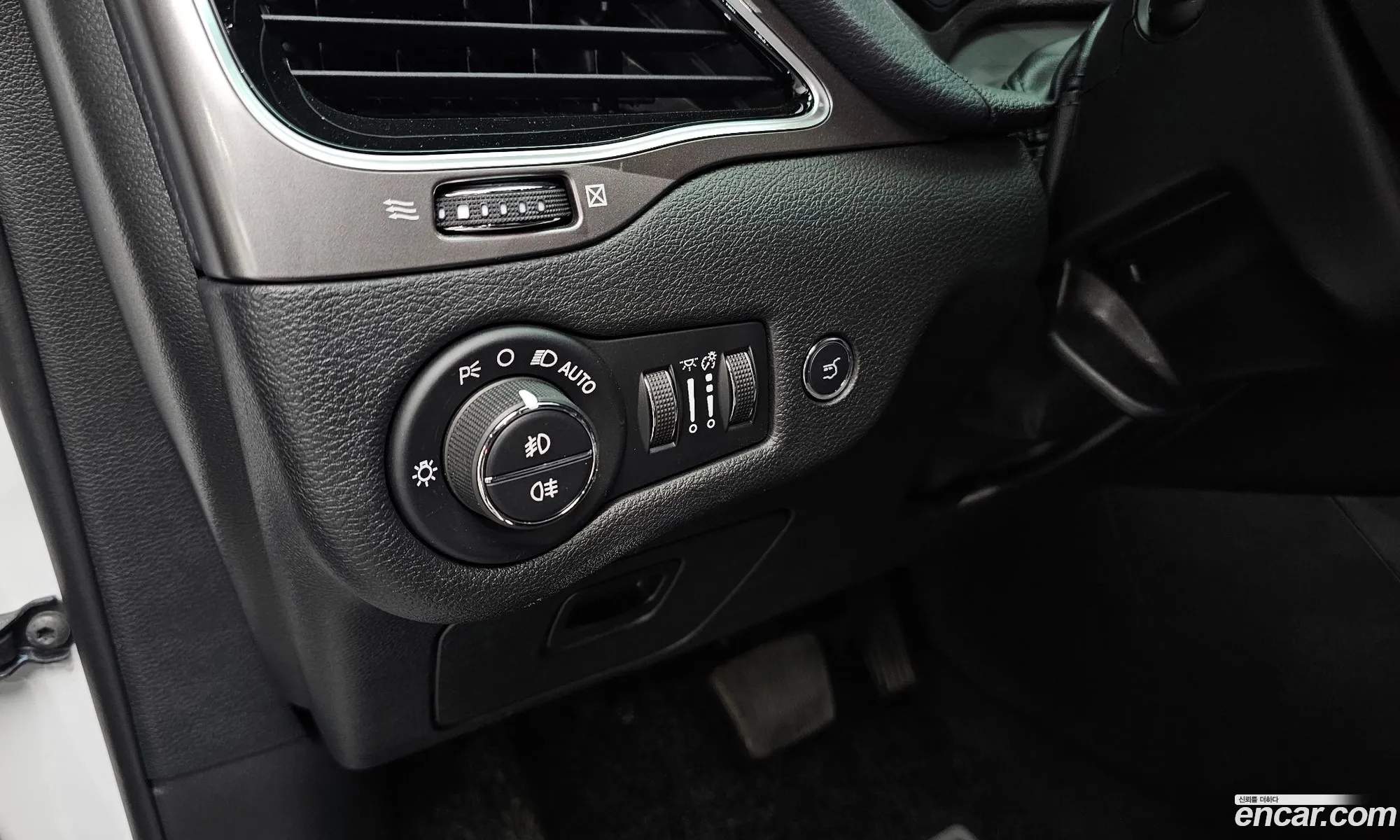 Jeep Cherokee 2021 1C4PJMDBXMD179452 — 32