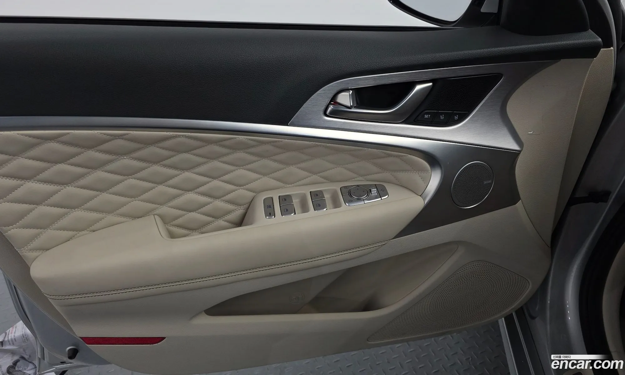 Genesis G70 2018 KMTG341ADJU009636 — 20