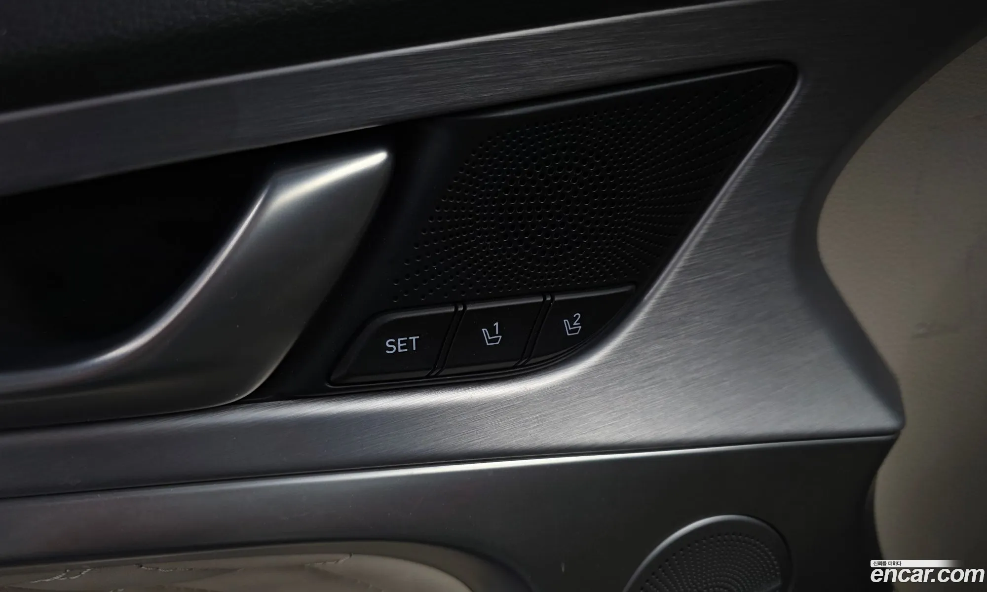 Genesis G70 2018 KMTG341ADJU009636 — 16