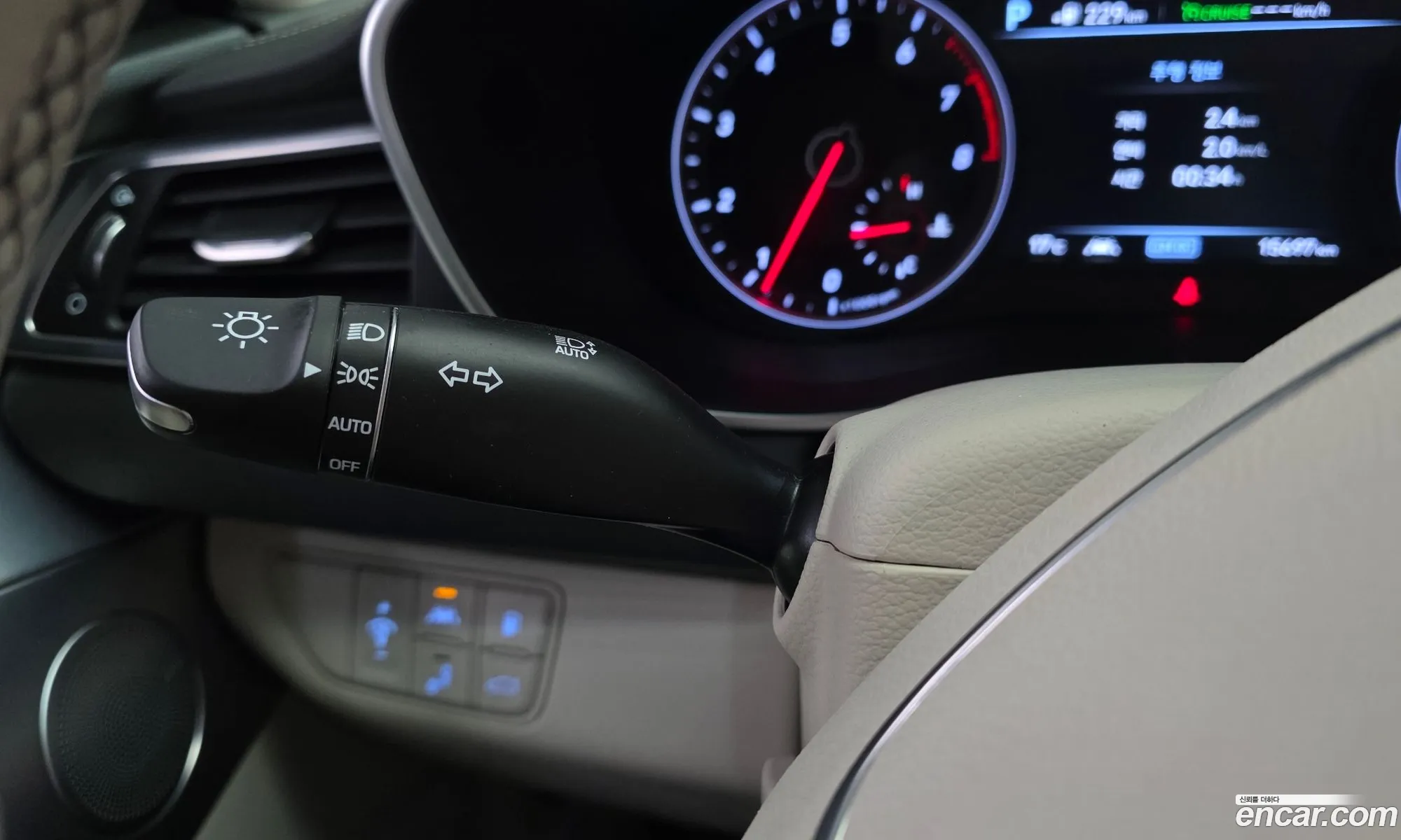 Genesis G70 2018 KMTG341ADJU009636 — 22