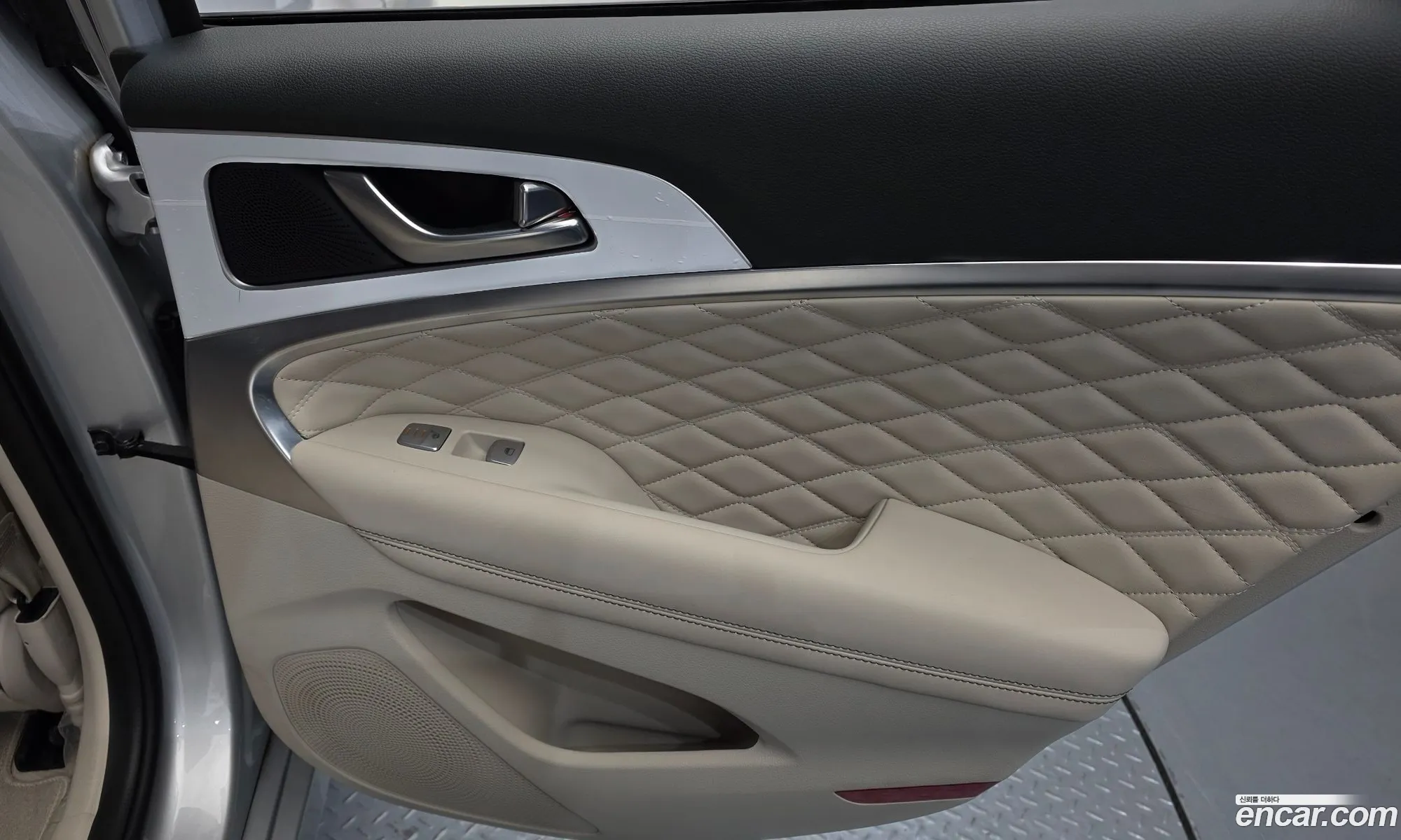 Genesis G70 2018 KMTG341ADJU009636 — 28