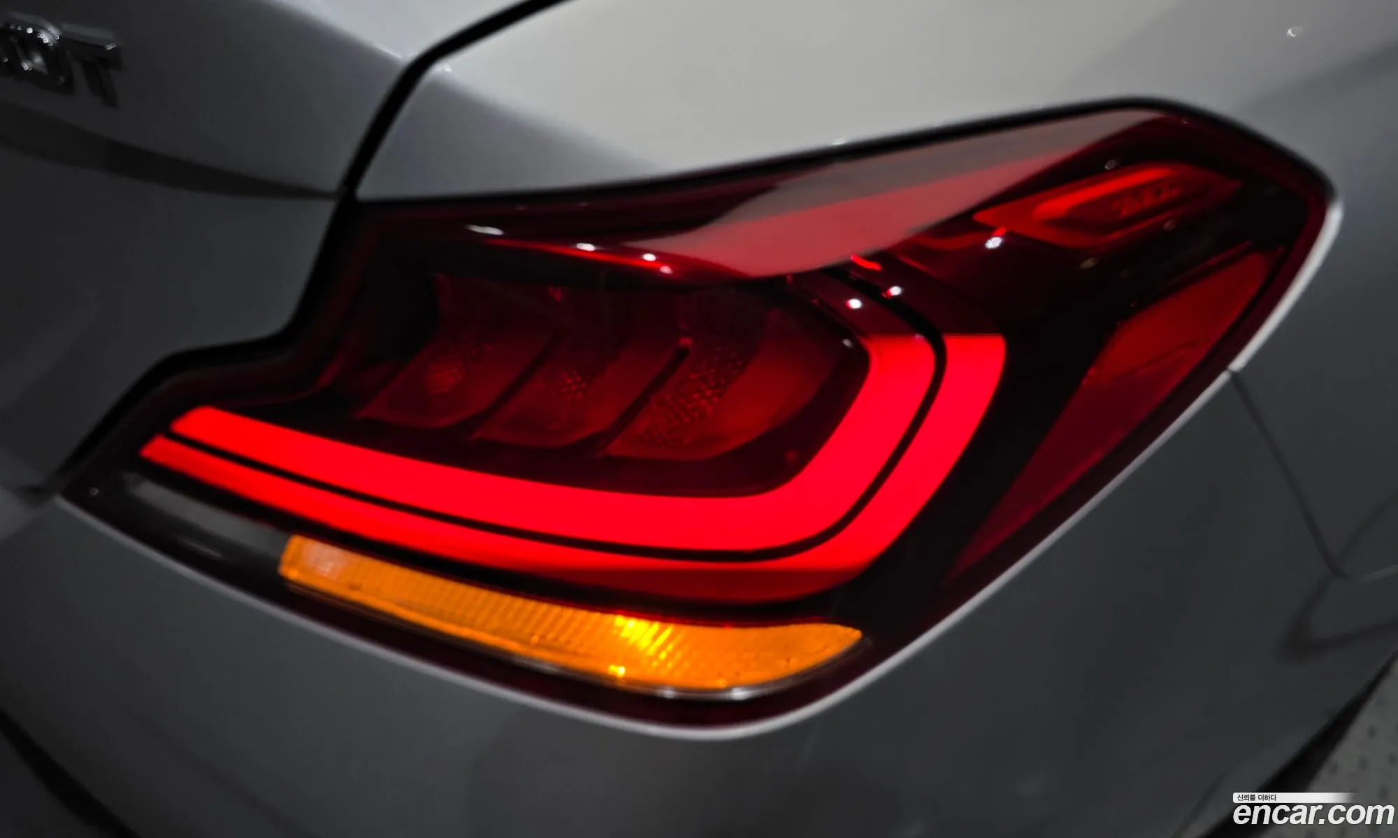 Genesis G70 2018 KMTG341ADJU009636 — 11