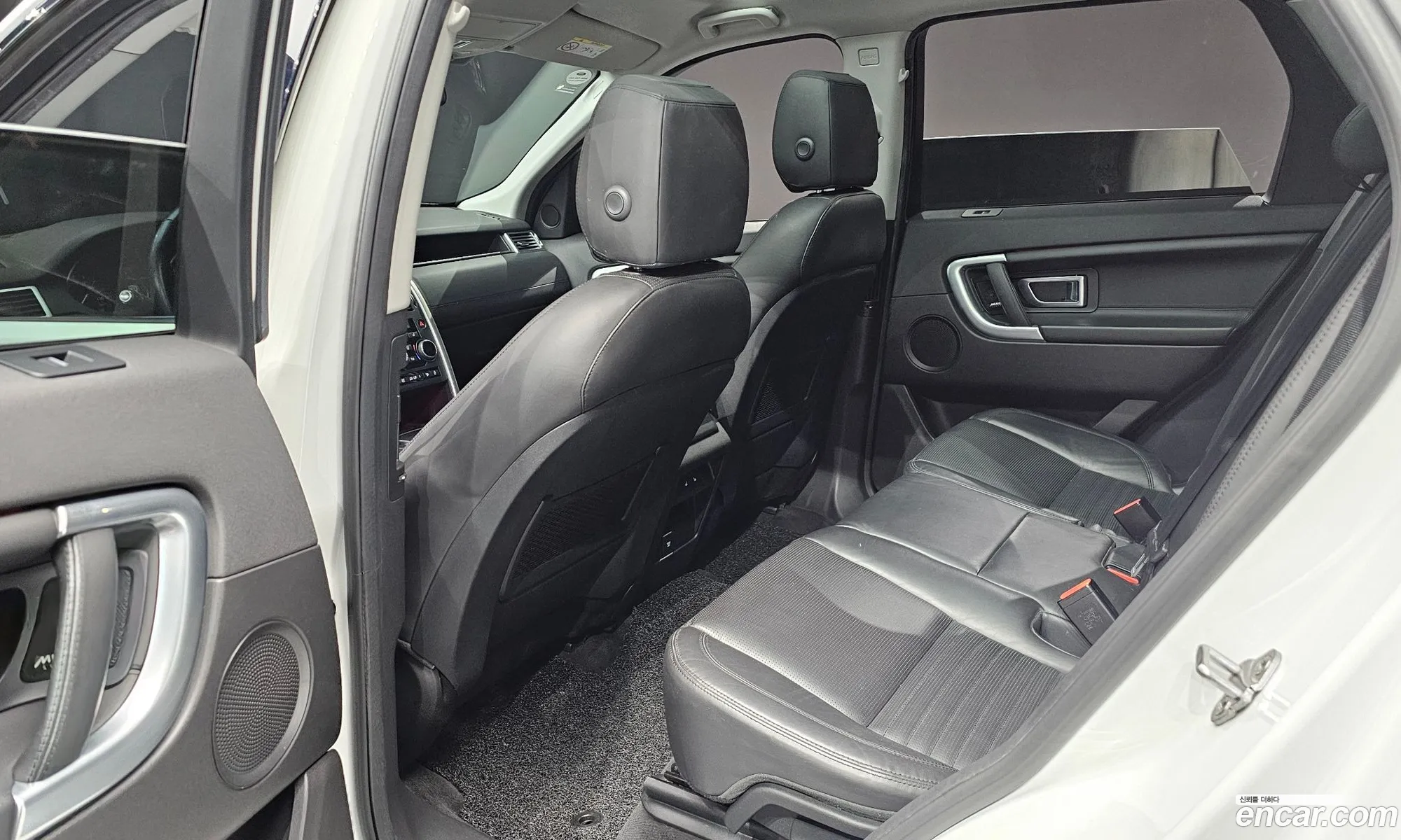 Land Rover Discovery Sport 2018 — 13