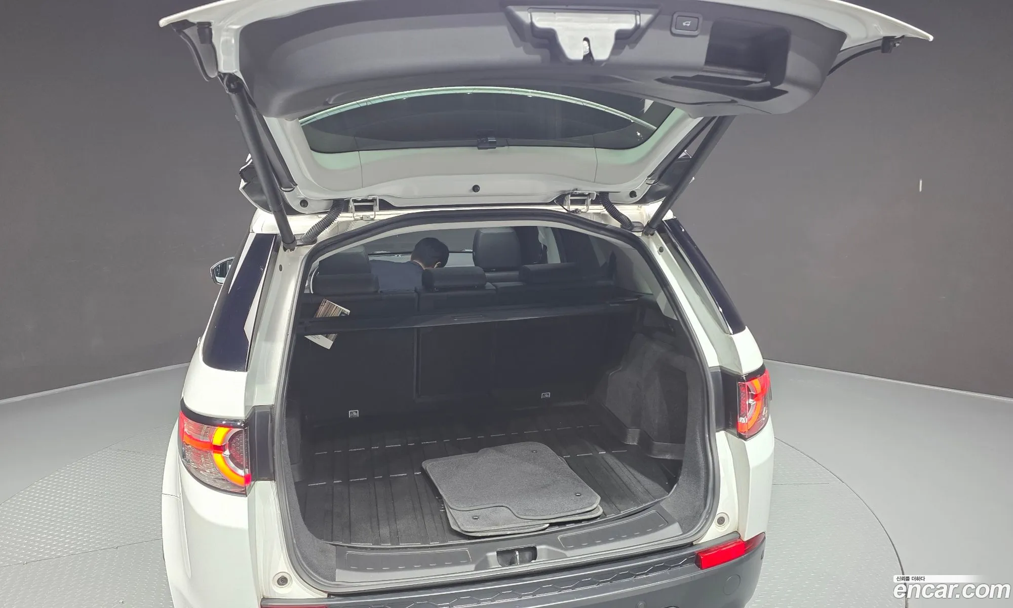 Land Rover Discovery Sport 2018 — 27