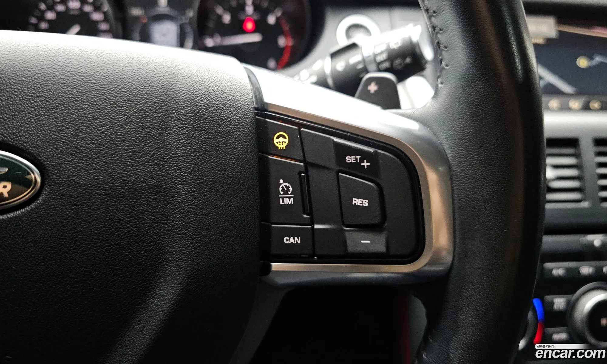 Land Rover Discovery Sport 2018 — 26