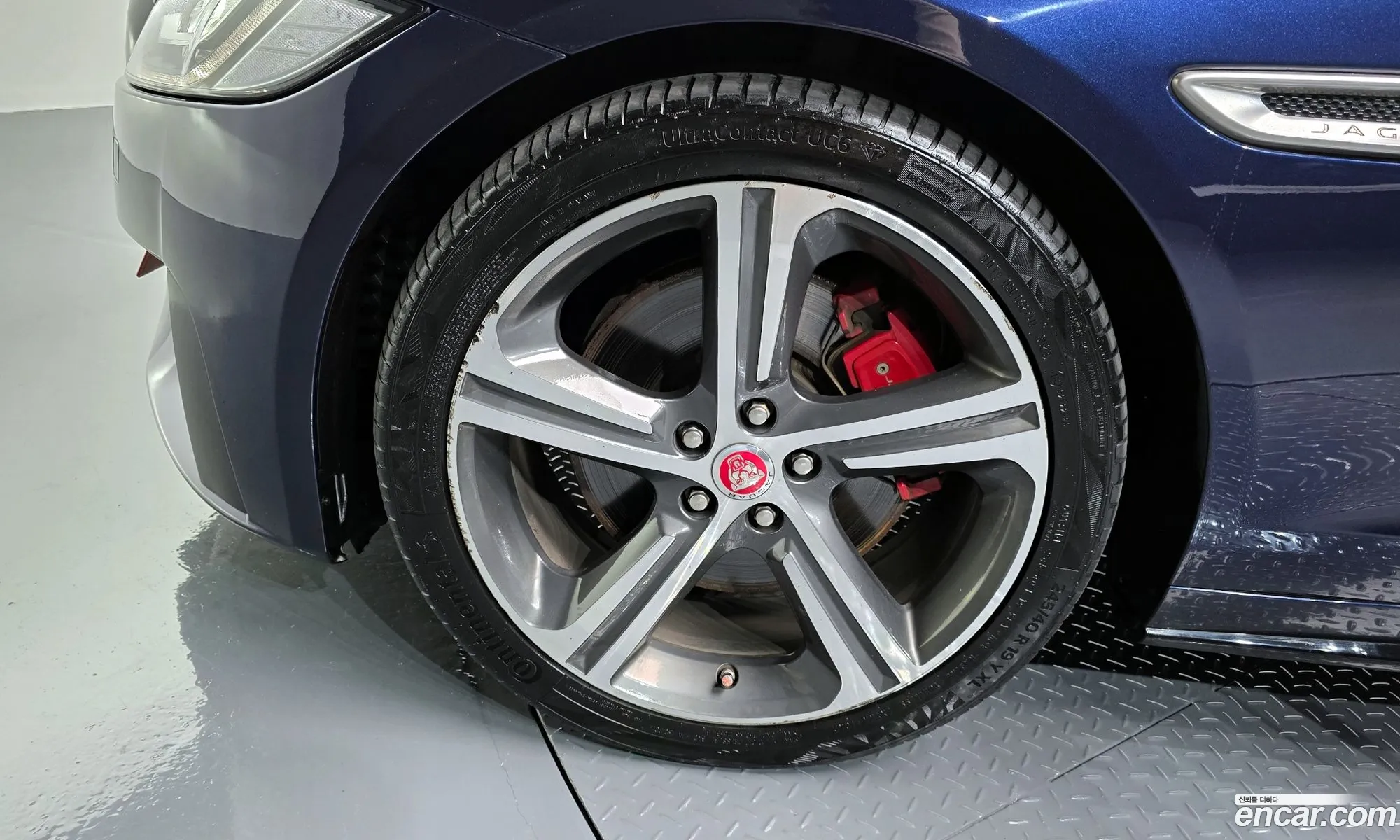 Jaguar XF 2016 SAJBA4BV8GCY00321 — 2