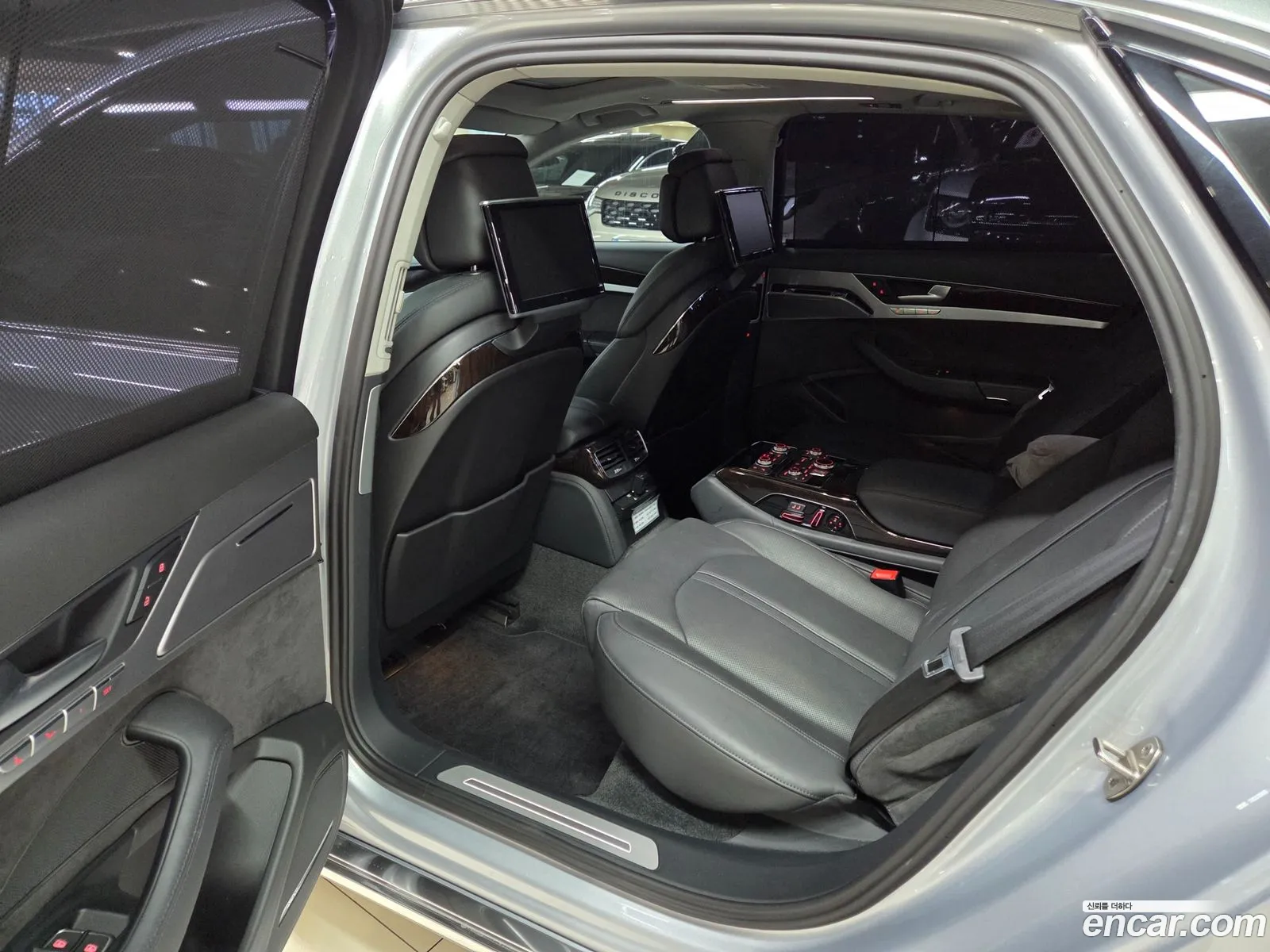 Audi A8 2014 — 12