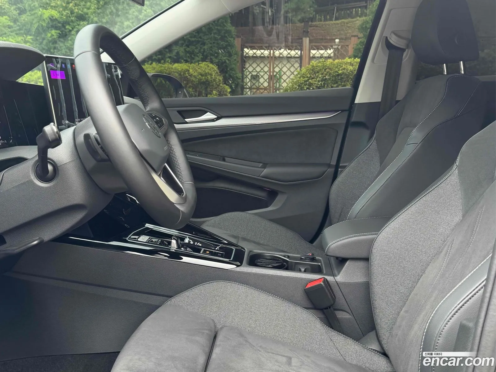 Volkswagen Golf 8th Gen 2025 — 2