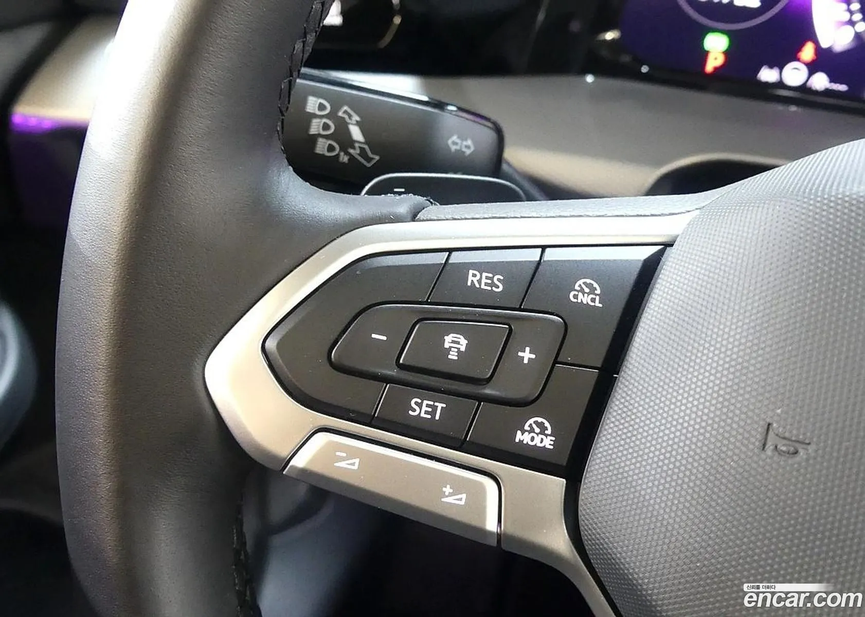 Volkswagen Golf 8th Gen 2025 — 8