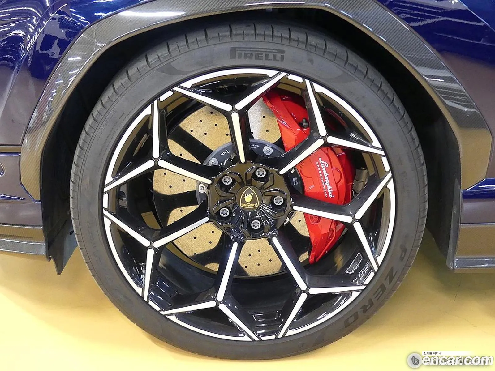 Lamborghini Urus 2023 — 7