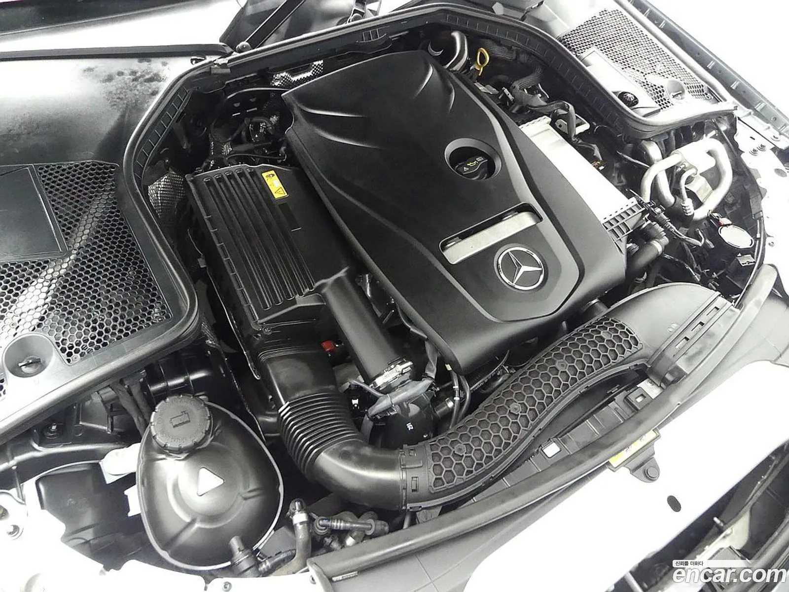 Mercedes-Benz C-Class W205 2017 — 13