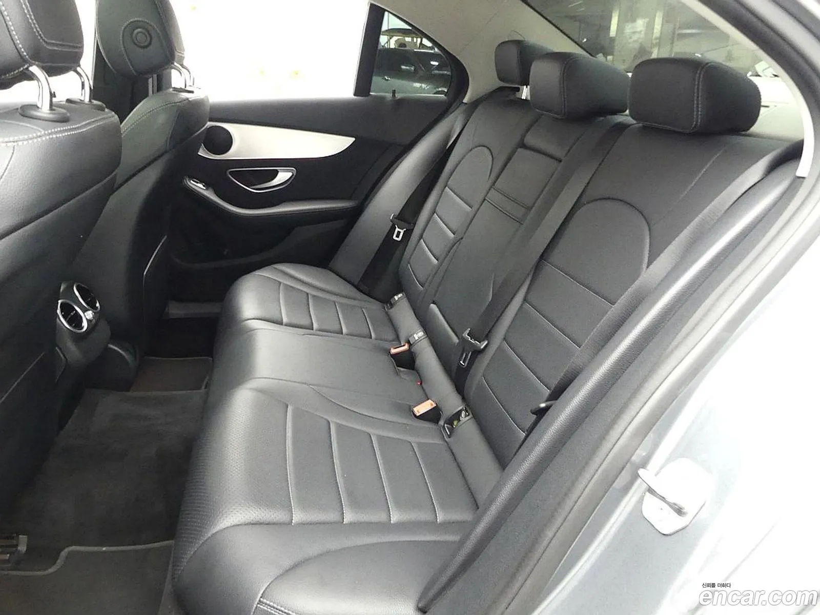 Mercedes-Benz C-Class W205 2017 — 12