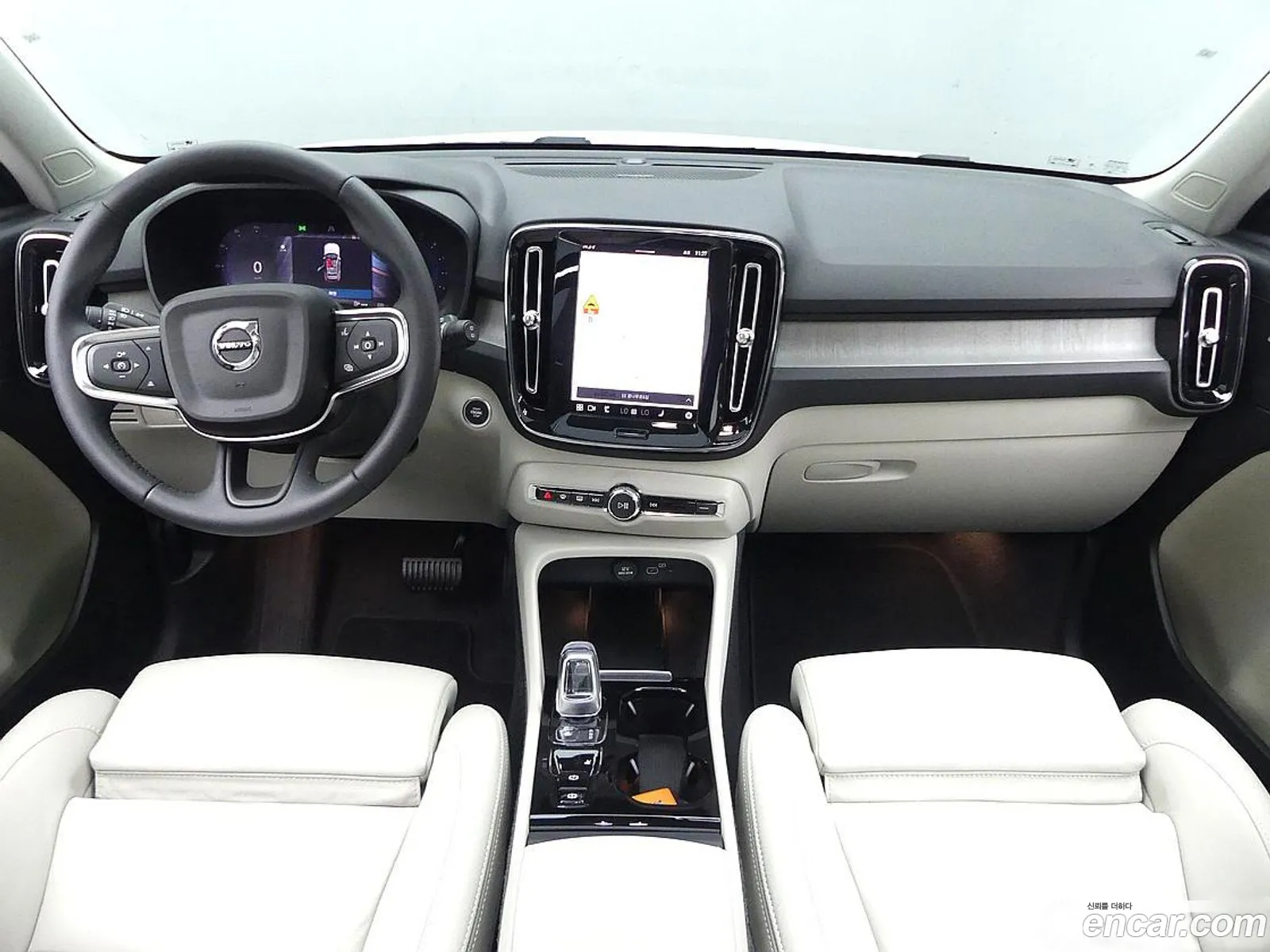 Volvo XC40 2024 — 12