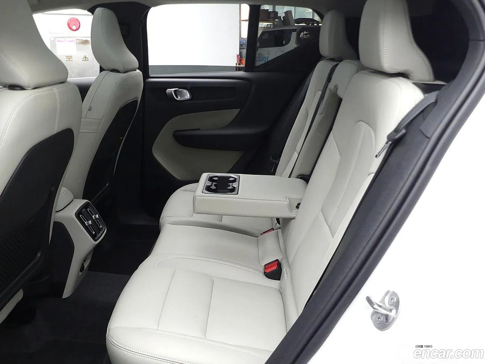 Volvo XC40 2024 — 7
