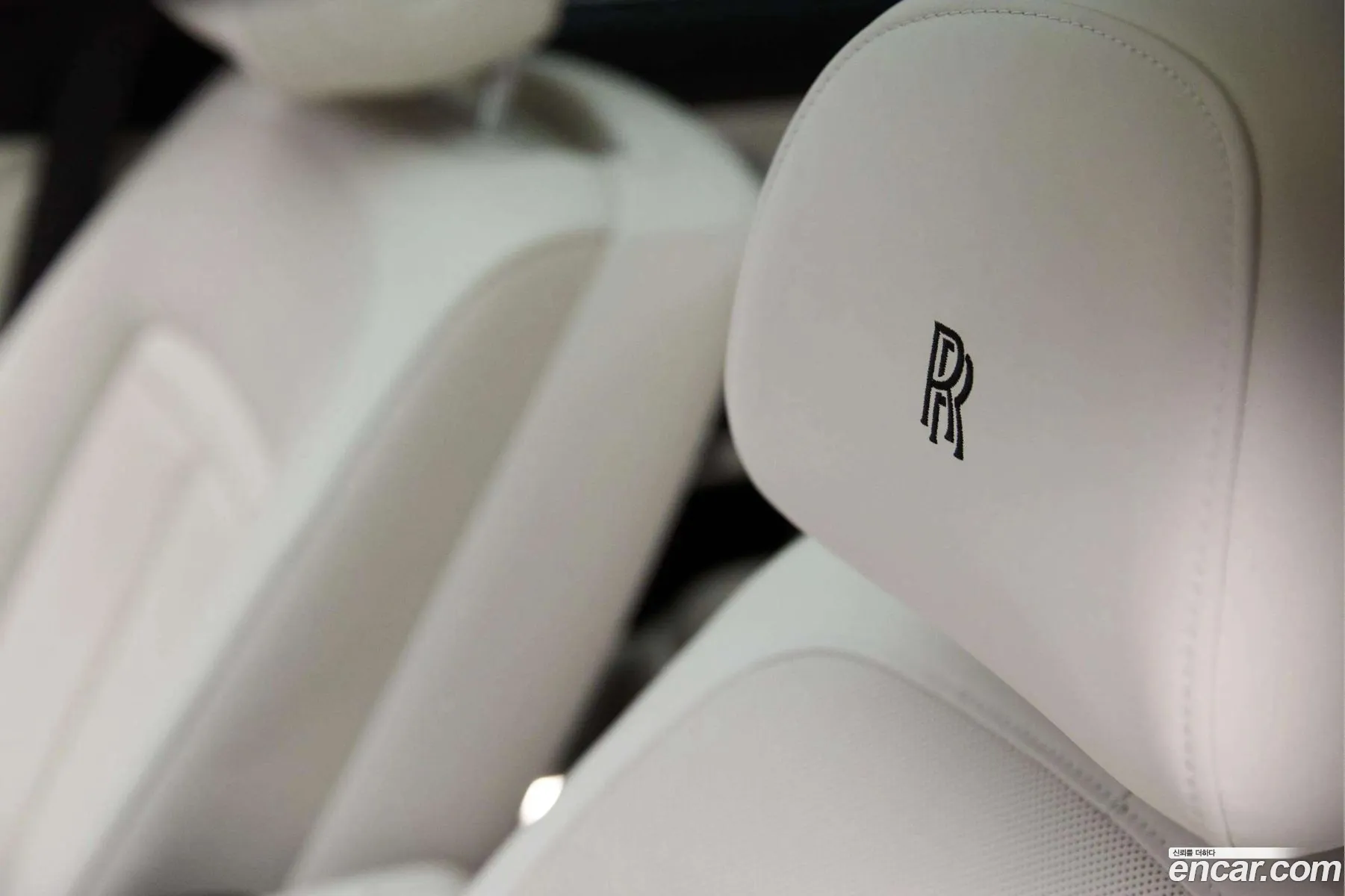 Rolls-Royce Ghost 2021 — 13