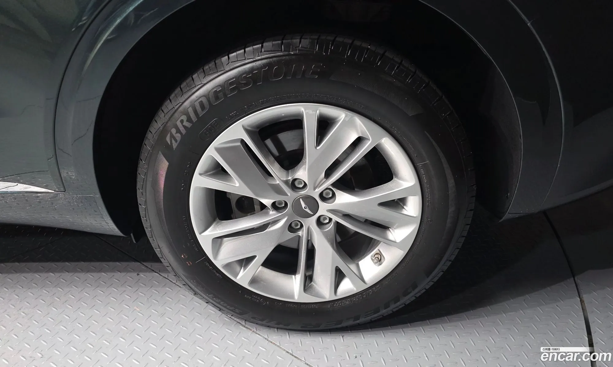 Genesis GV70 2023 — 21