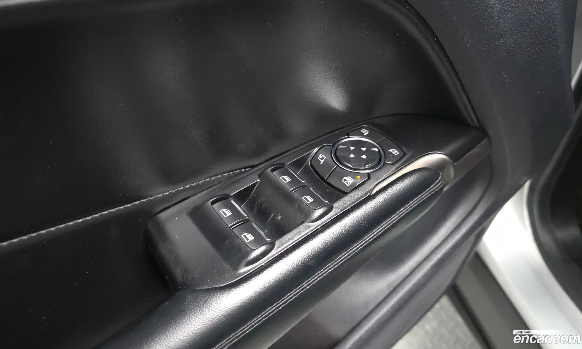 Lincoln MKC 2018 5LMCJ3D96JUL28448 — 3