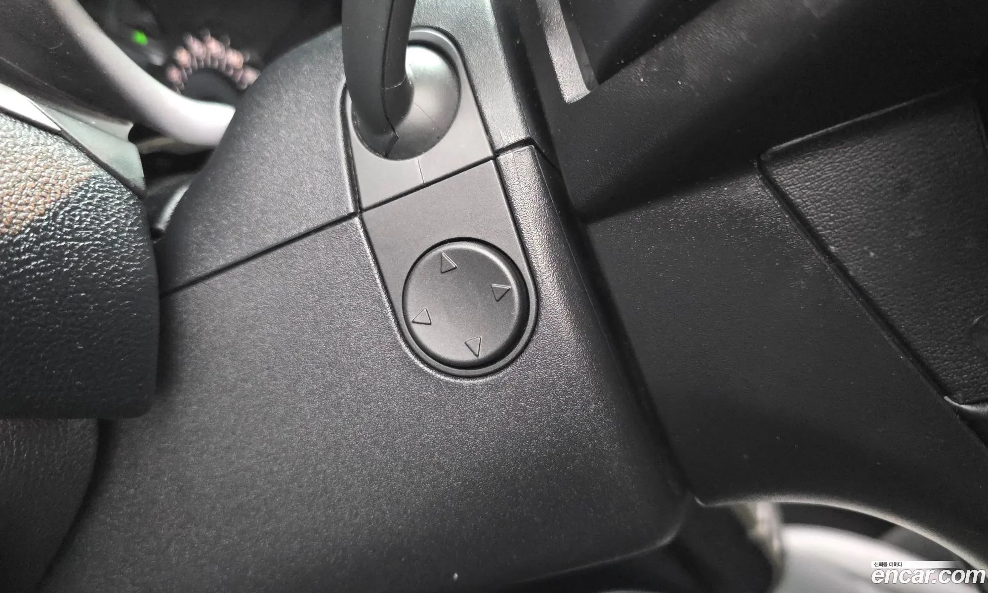 Lincoln MKC 2018 5LMCJ3D96JUL28448 — 31