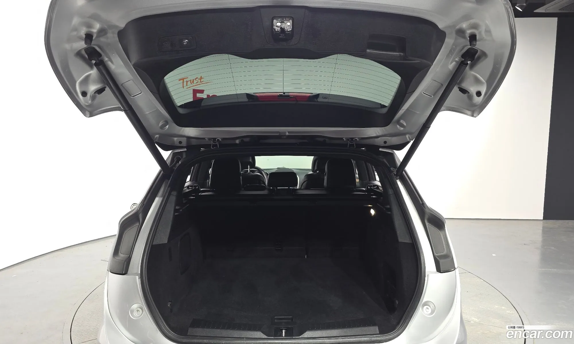 Lincoln MKC 2018 5LMCJ3D96JUL28448 — 15