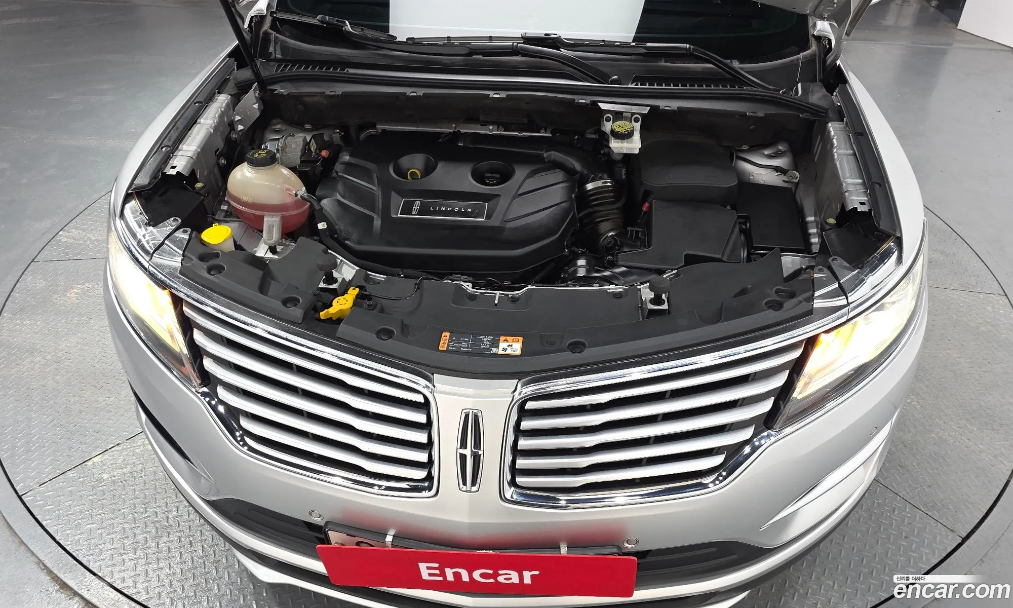 Lincoln MKC 2018 5LMCJ3D96JUL28448 — 12