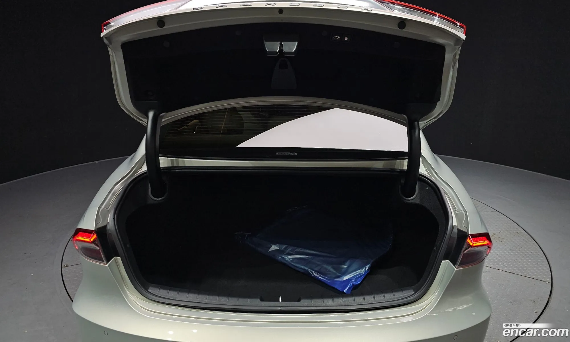 Hyundai Grandeur IG 2020 — 34