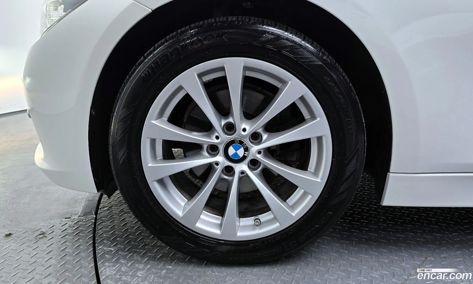 BMW 3 Series 2018 WBA8C5106JA075400 — 10