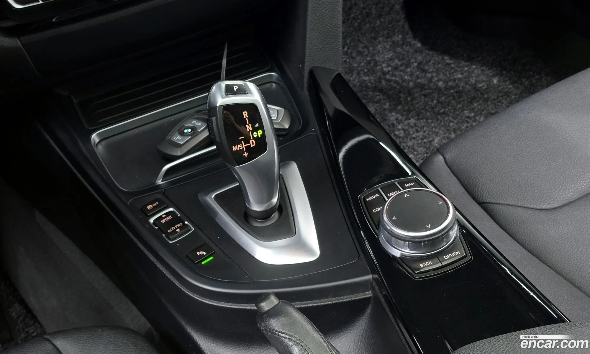 BMW 3 Series 2018 WBA8C5106JA075400 — 30