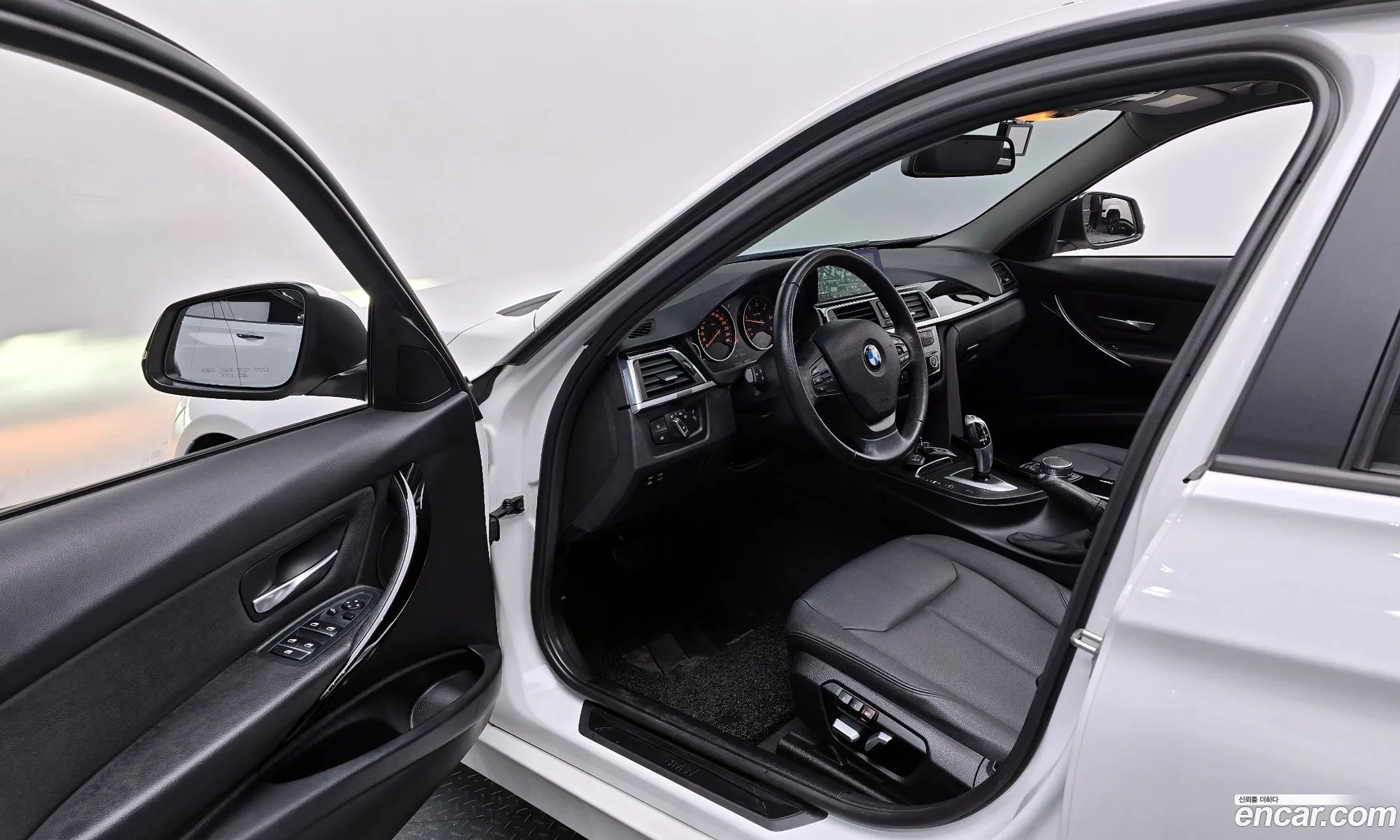BMW 3 Series 2018 WBA8C5106JA075400 — 13