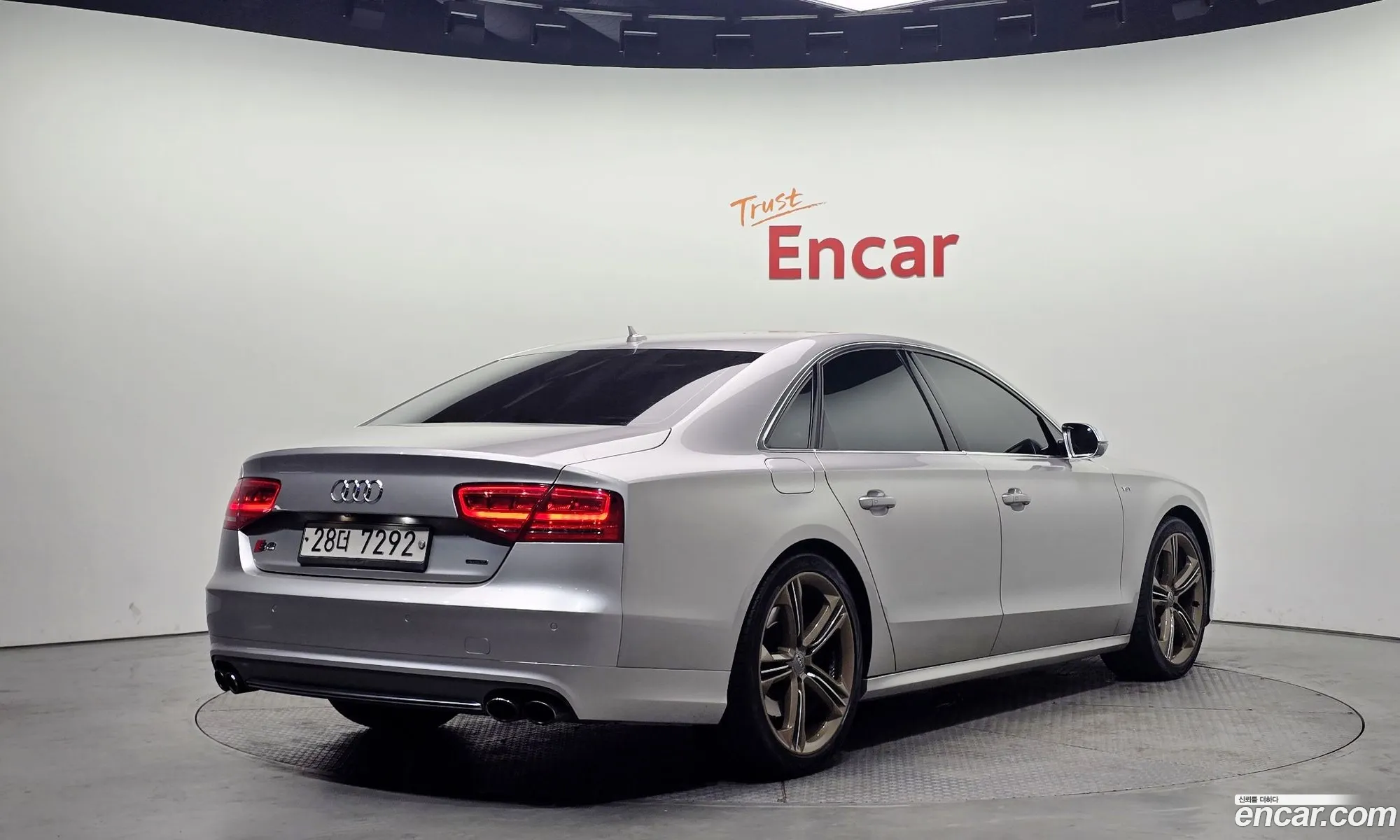 Audi S8 2013 WAUZZZ4H3DN014689 — 3