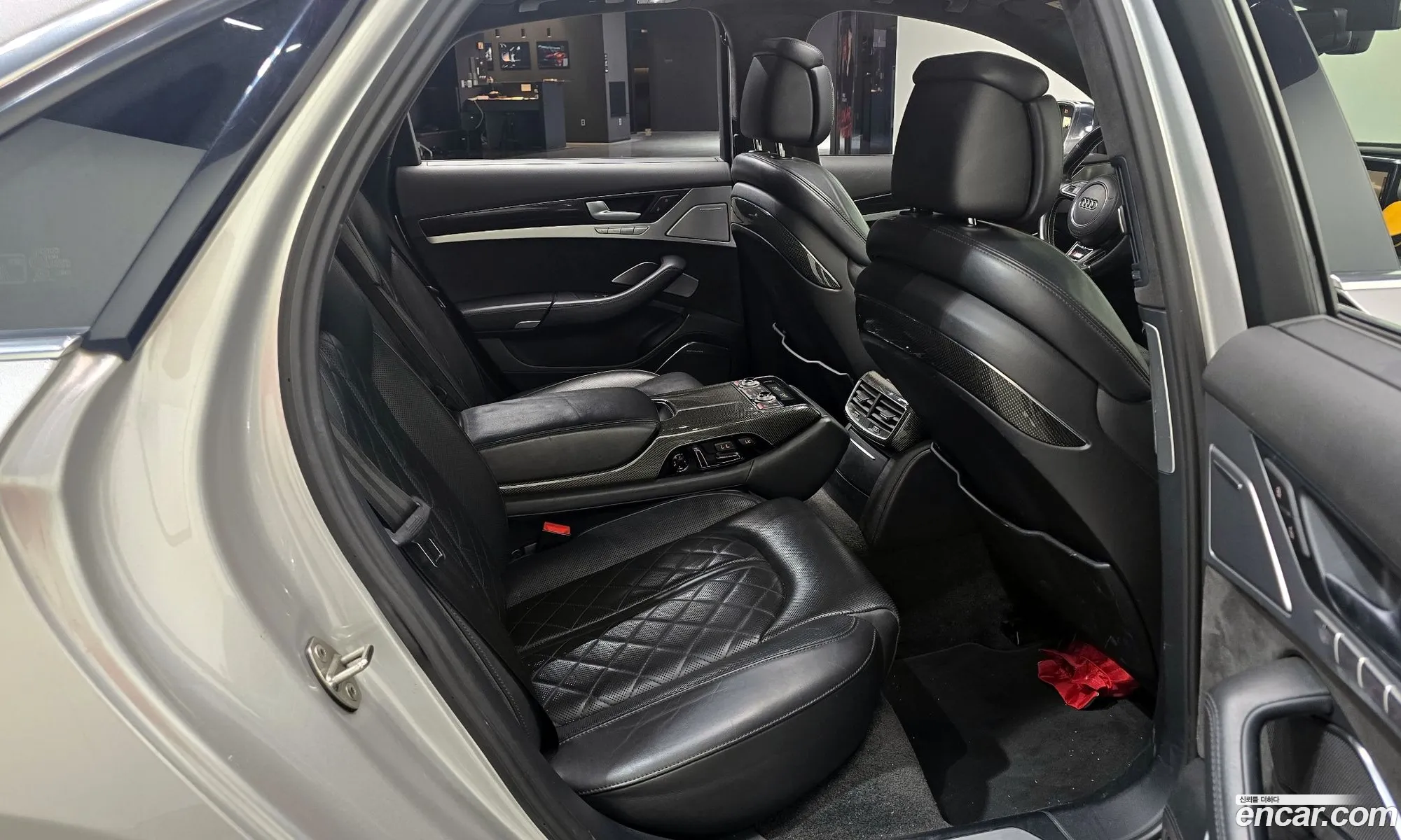 Audi S8 2013 WAUZZZ4H3DN014689 — 12