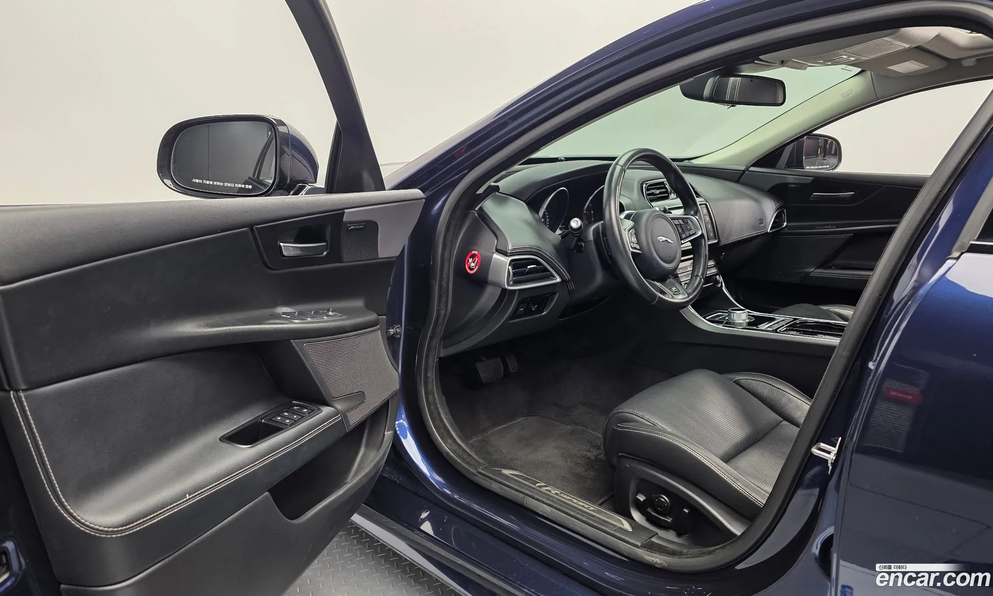 Jaguar XE 2016 SAJAB4BN1GA923852 — 18