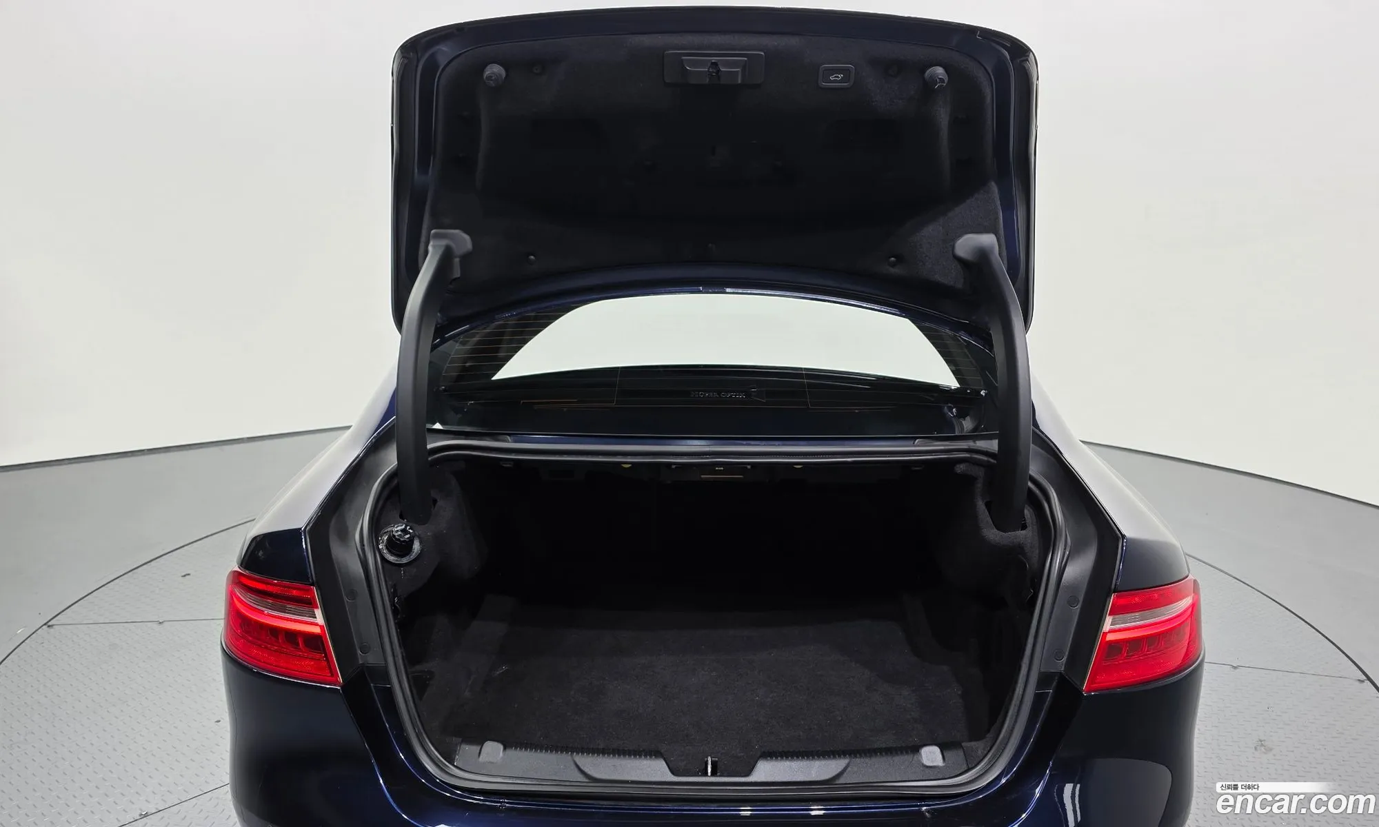 Jaguar XE 2016 SAJAB4BN1GA923852 — 11