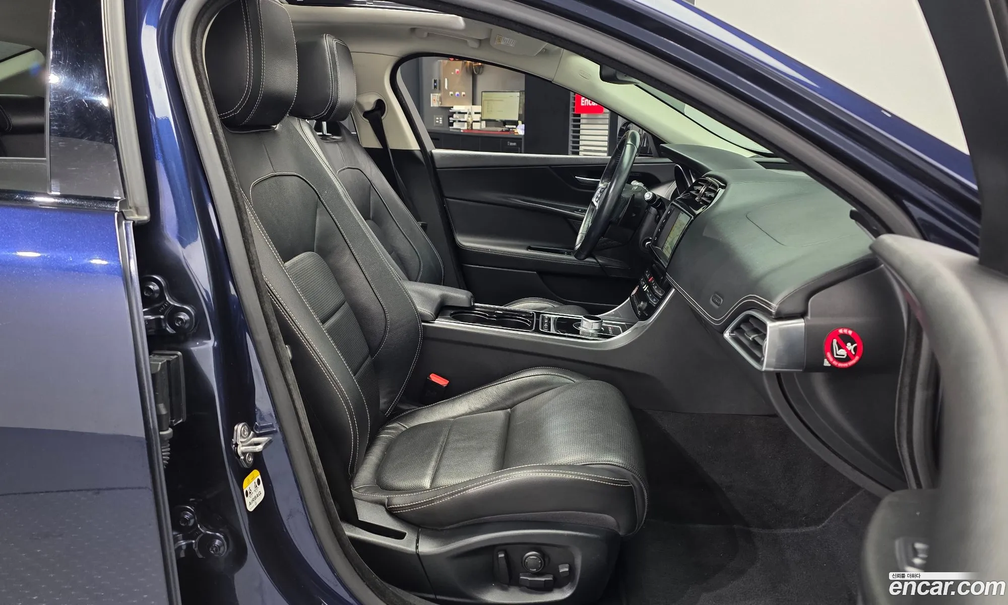 Jaguar XE 2016 SAJAB4BN1GA923852 — 6