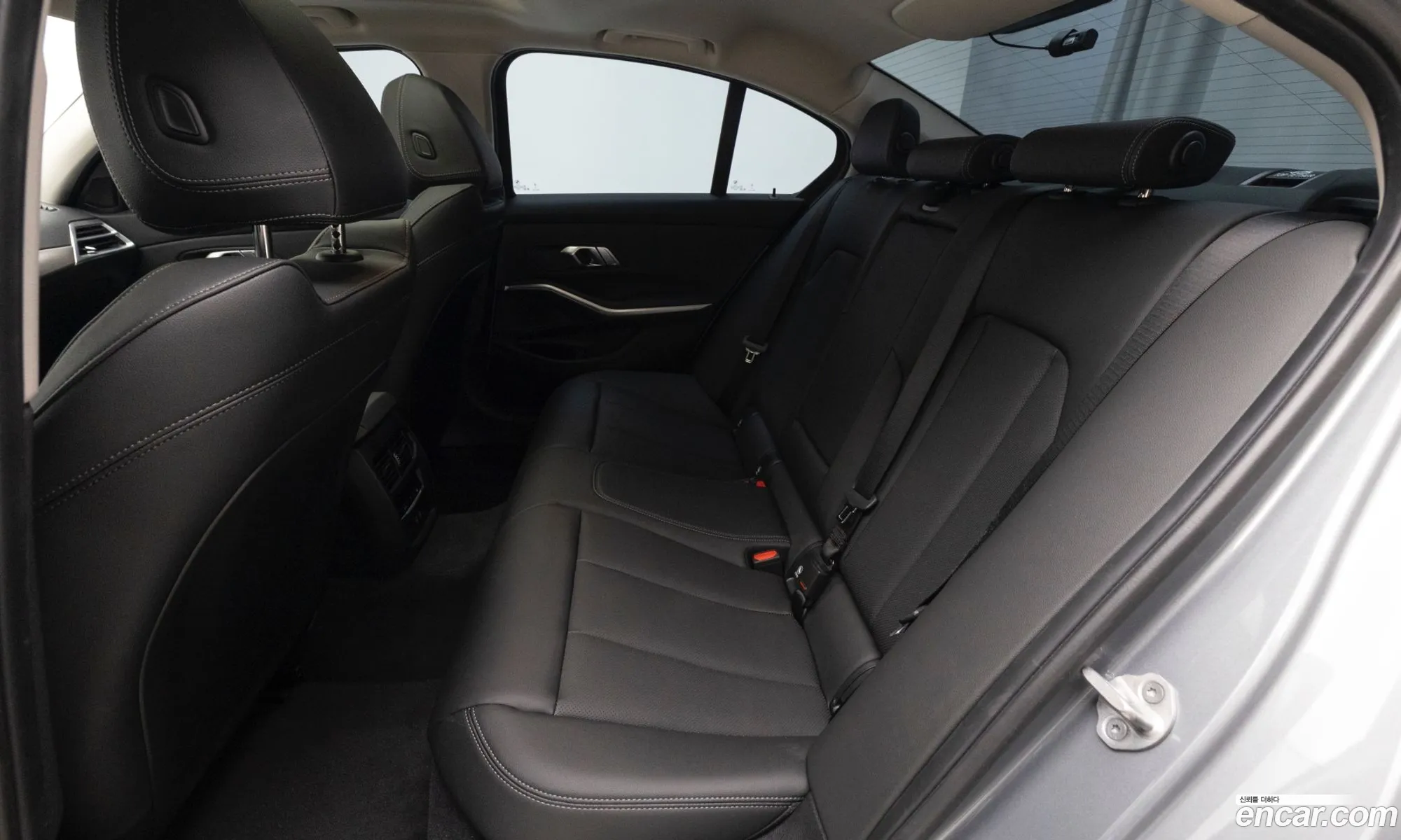 BMW 3 Series 2025 — 19
