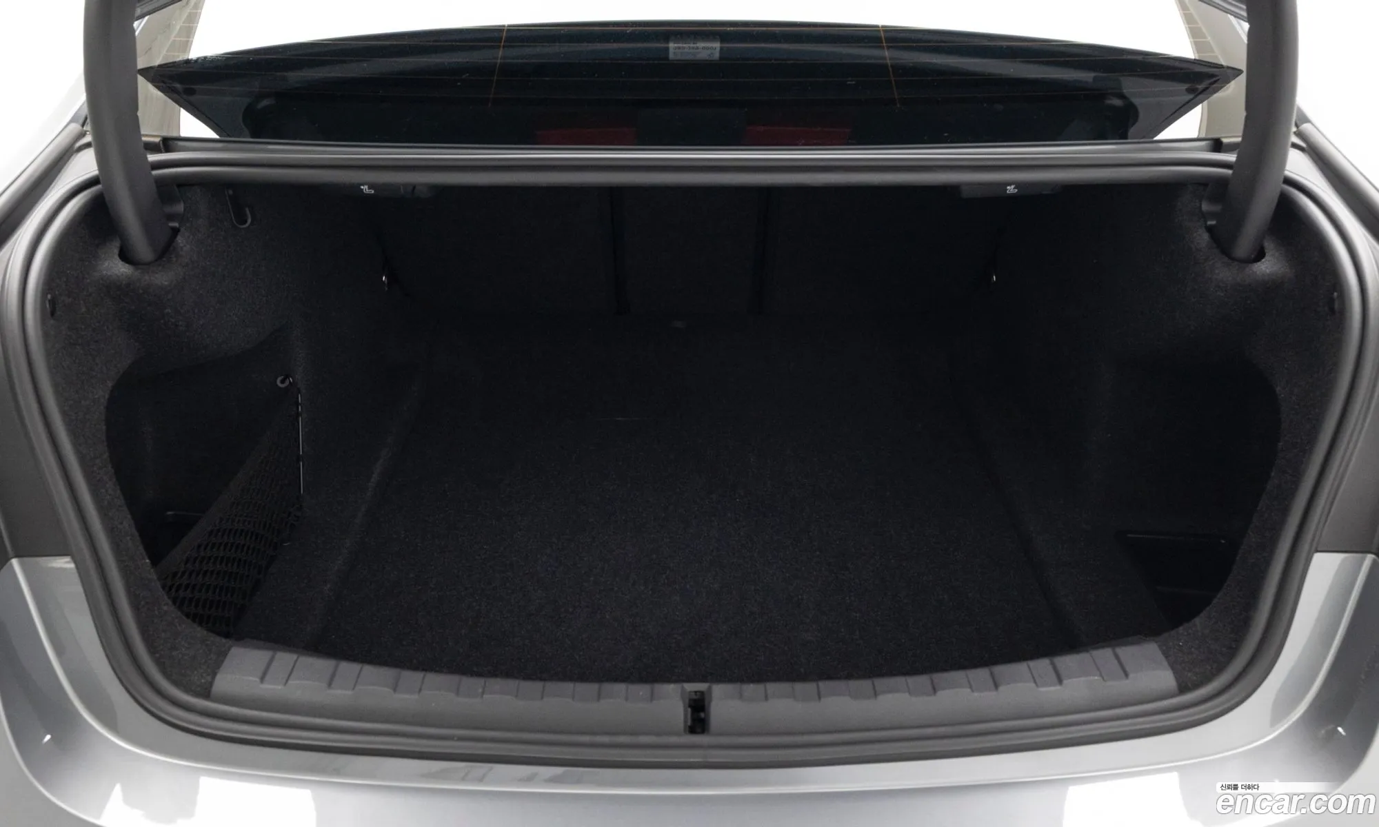BMW 3 Series 2025 — 13