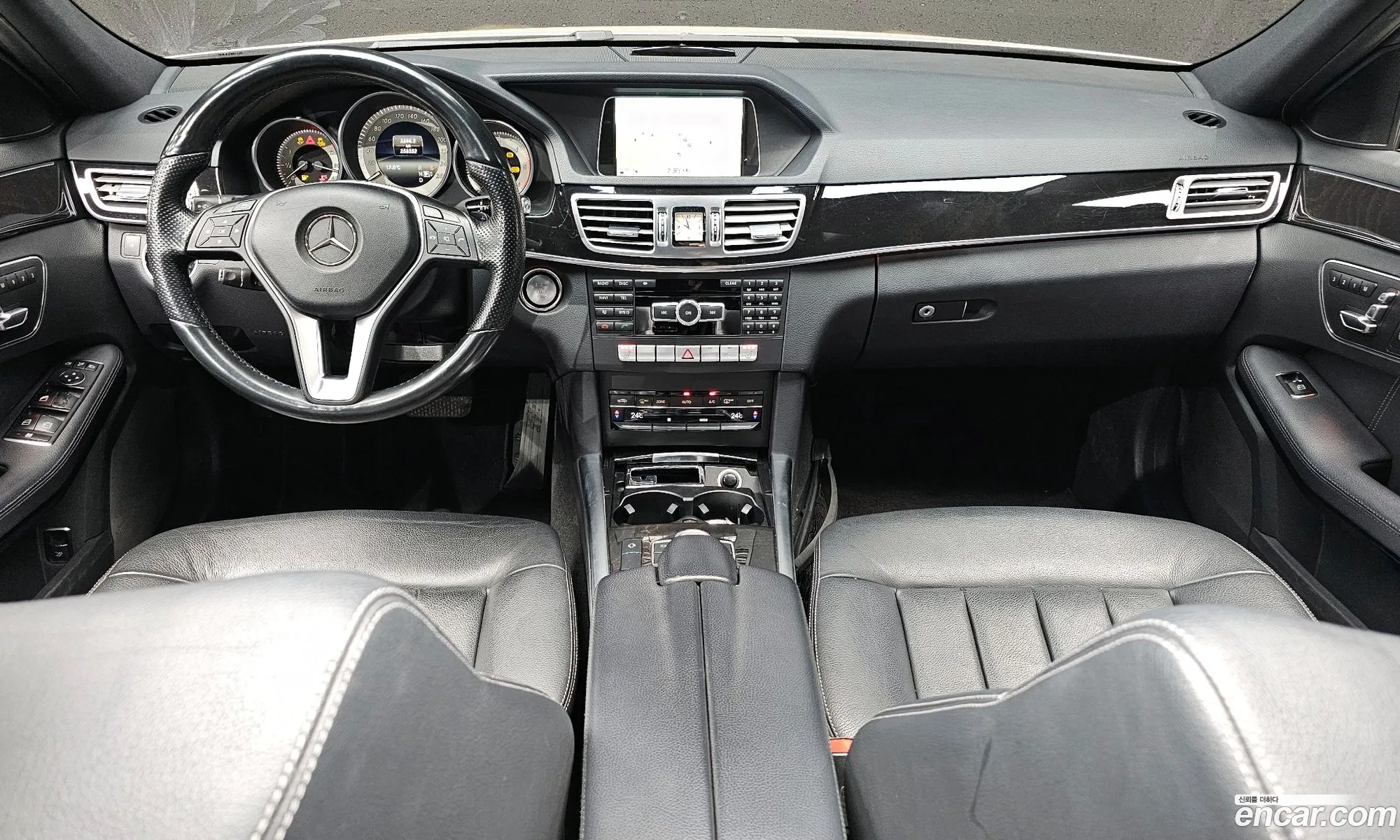 Mercedes-Benz E-Class W212 2014 WDDHF8CB0EB001048 — 11