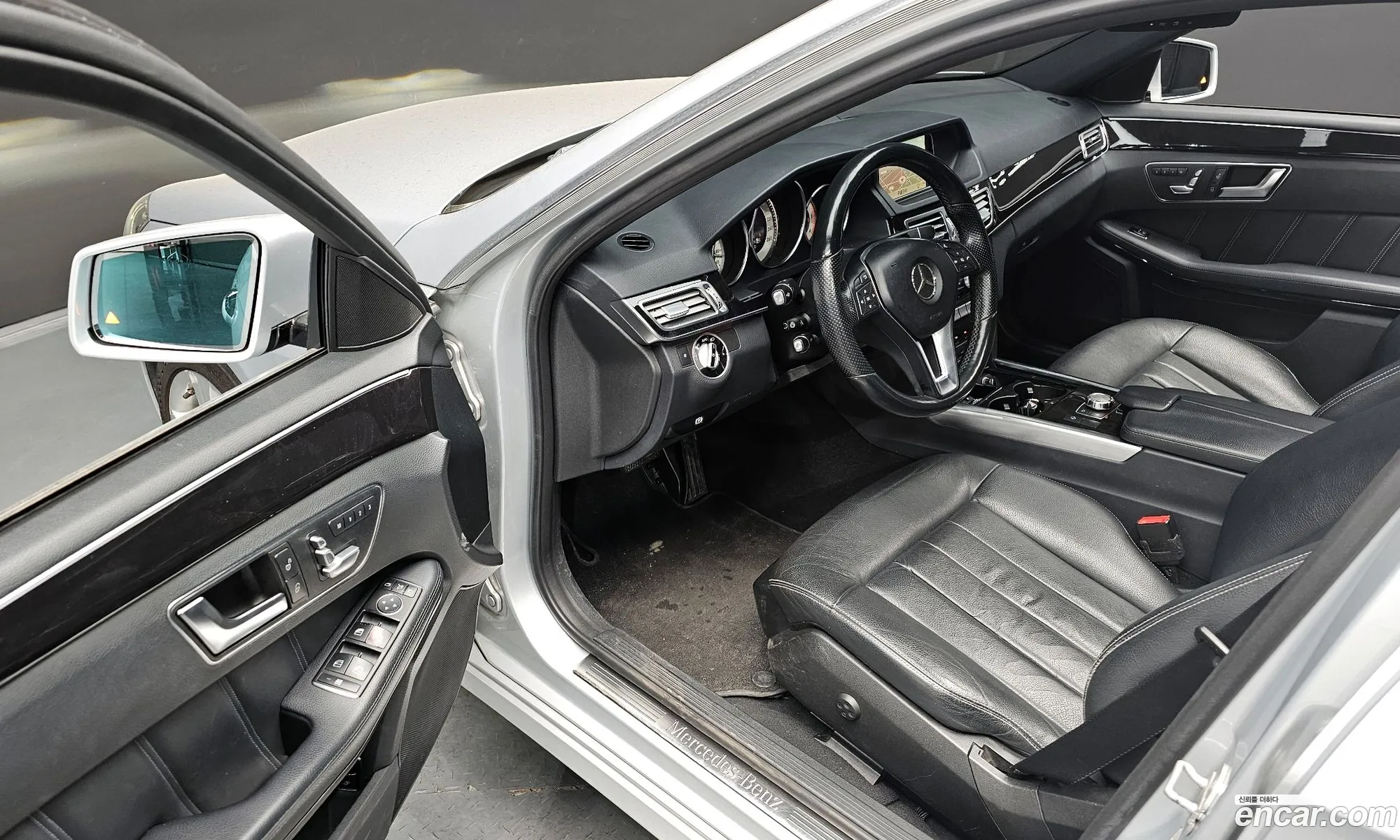 Mercedes-Benz E-Class W212 2014 WDDHF8CB0EB001048 — 20