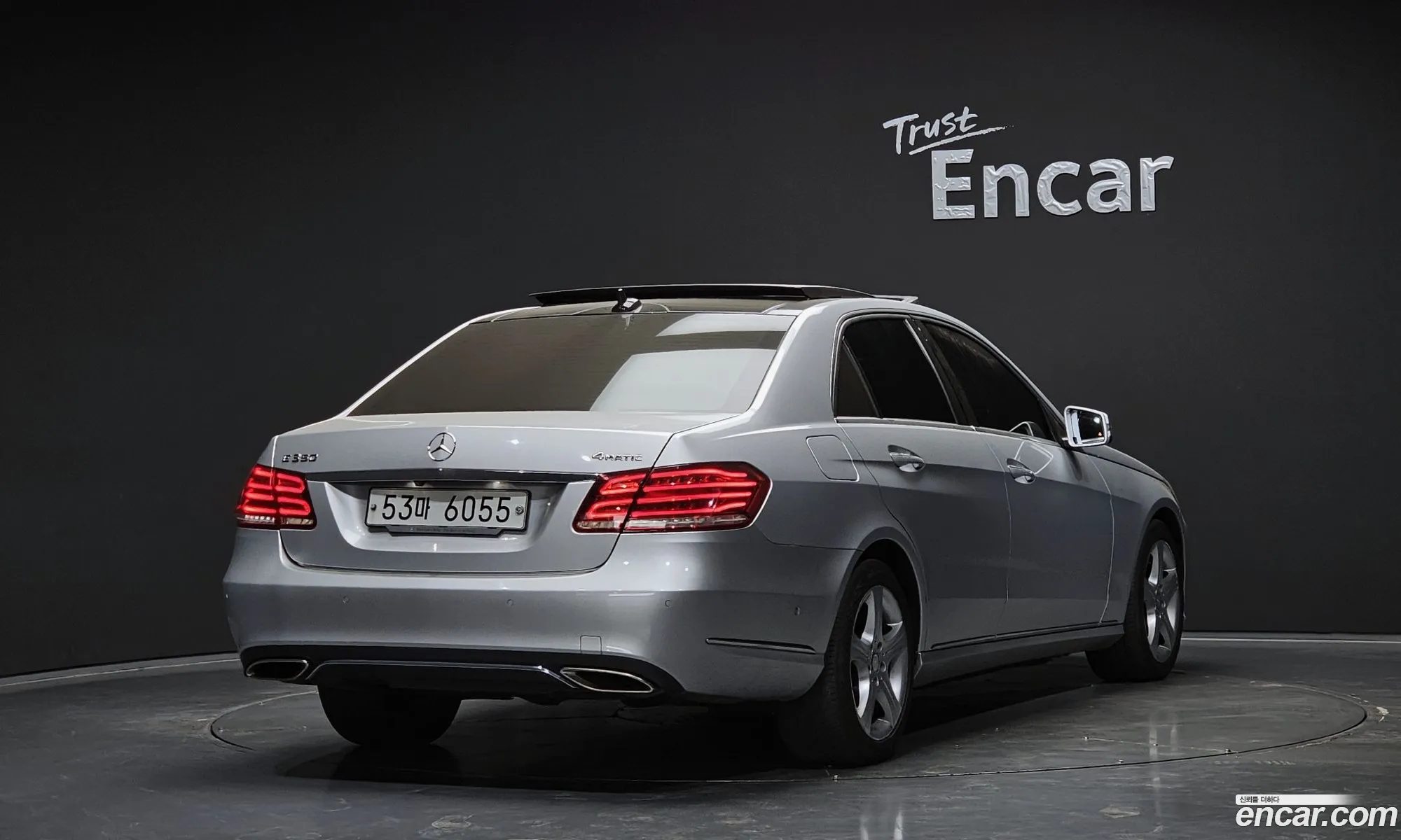 Mercedes-Benz E-Class W212 2014 WDDHF8CB0EB001048 — 19