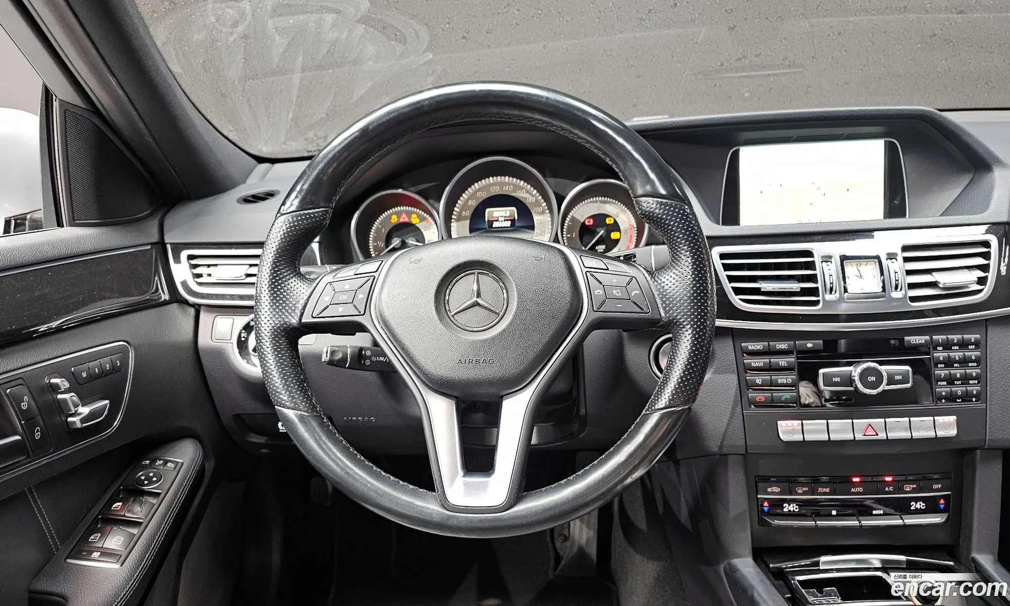 Mercedes-Benz E-Class W212 2014 WDDHF8CB0EB001048 — 6