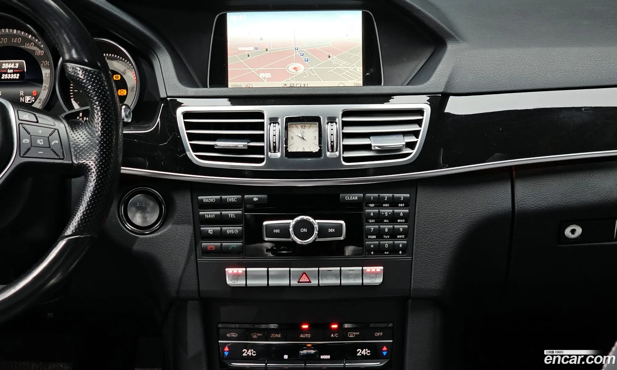 Mercedes-Benz E-Class W212 2014 WDDHF8CB0EB001048 — 15