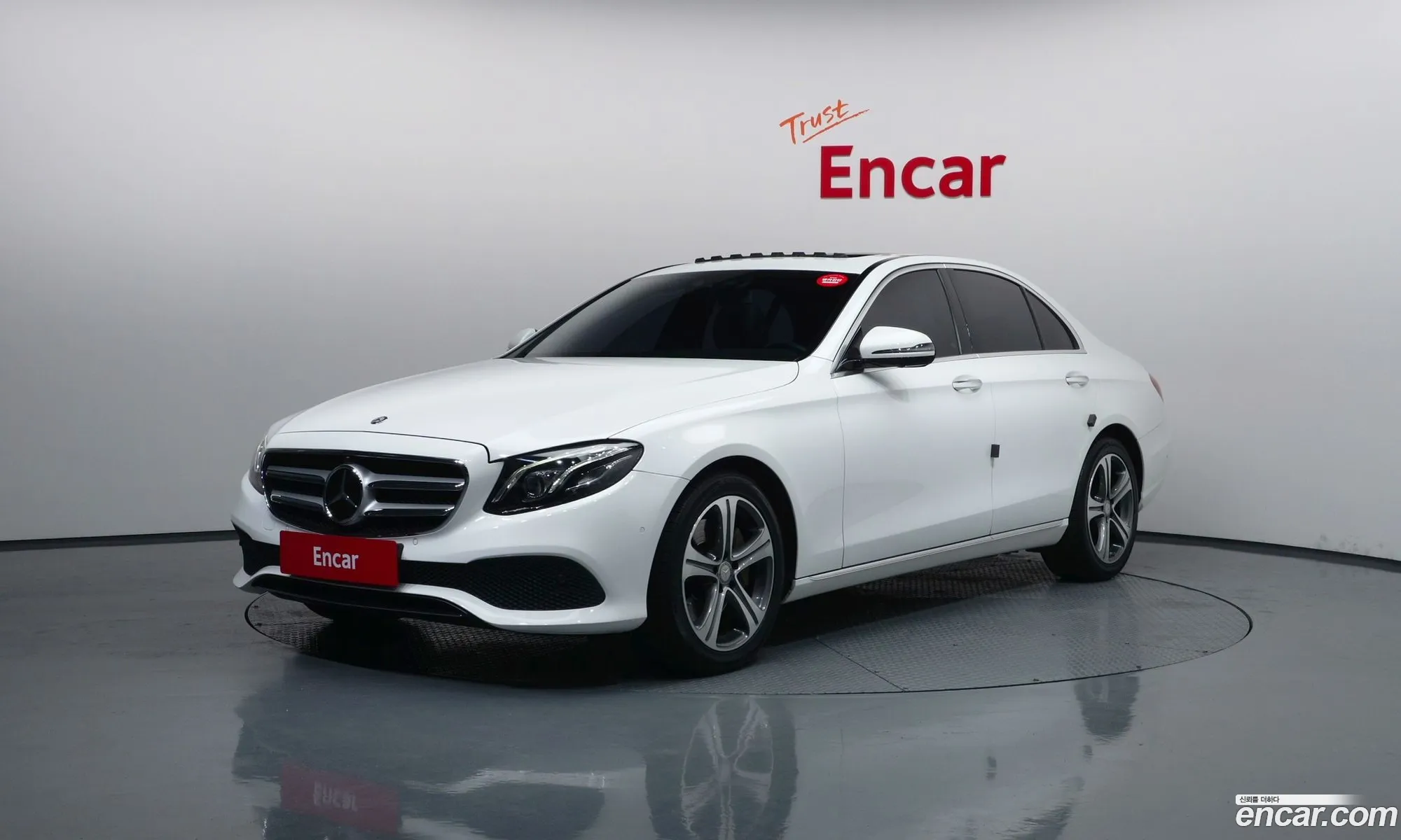 Mercedes-Benz E-Class W213 2017 — 19