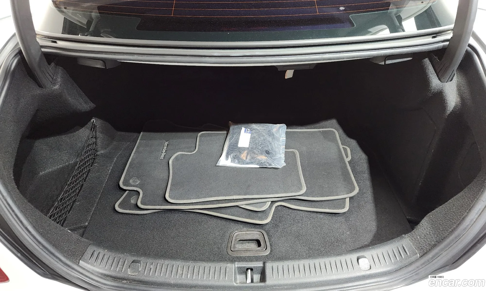 Mercedes-Benz E-Class W213 2017 — 11