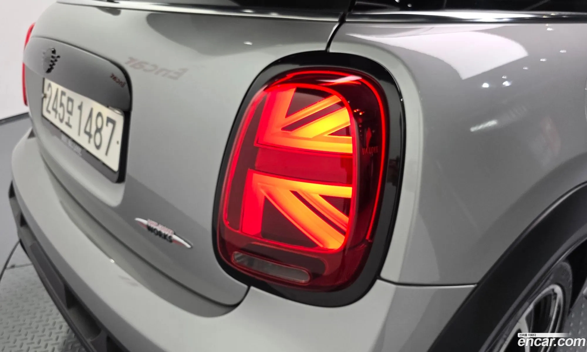 Mini Cooper S 2023 WMW81DH01R2U50413 — 17
