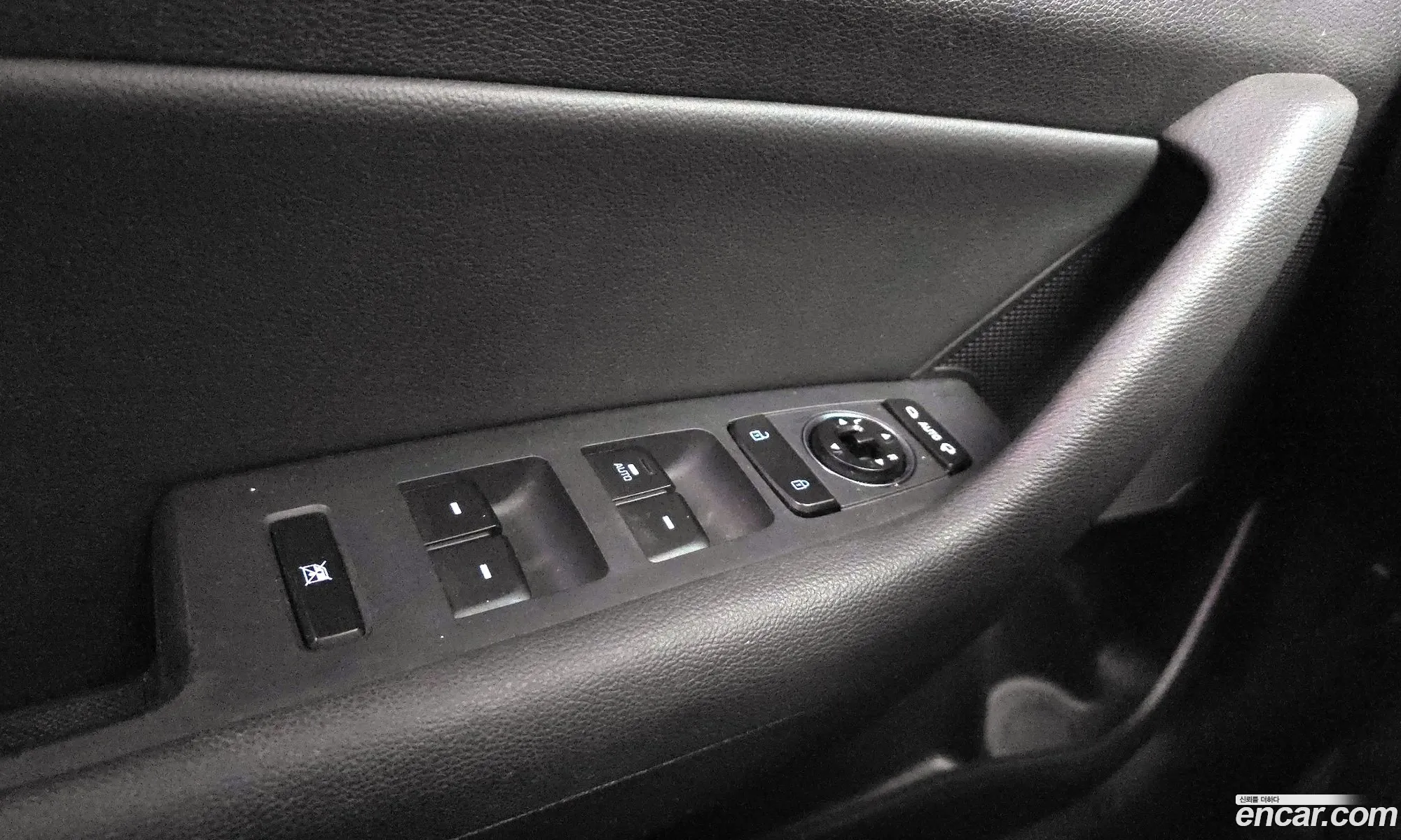 Hyundai LF Sonata 2016 — 10