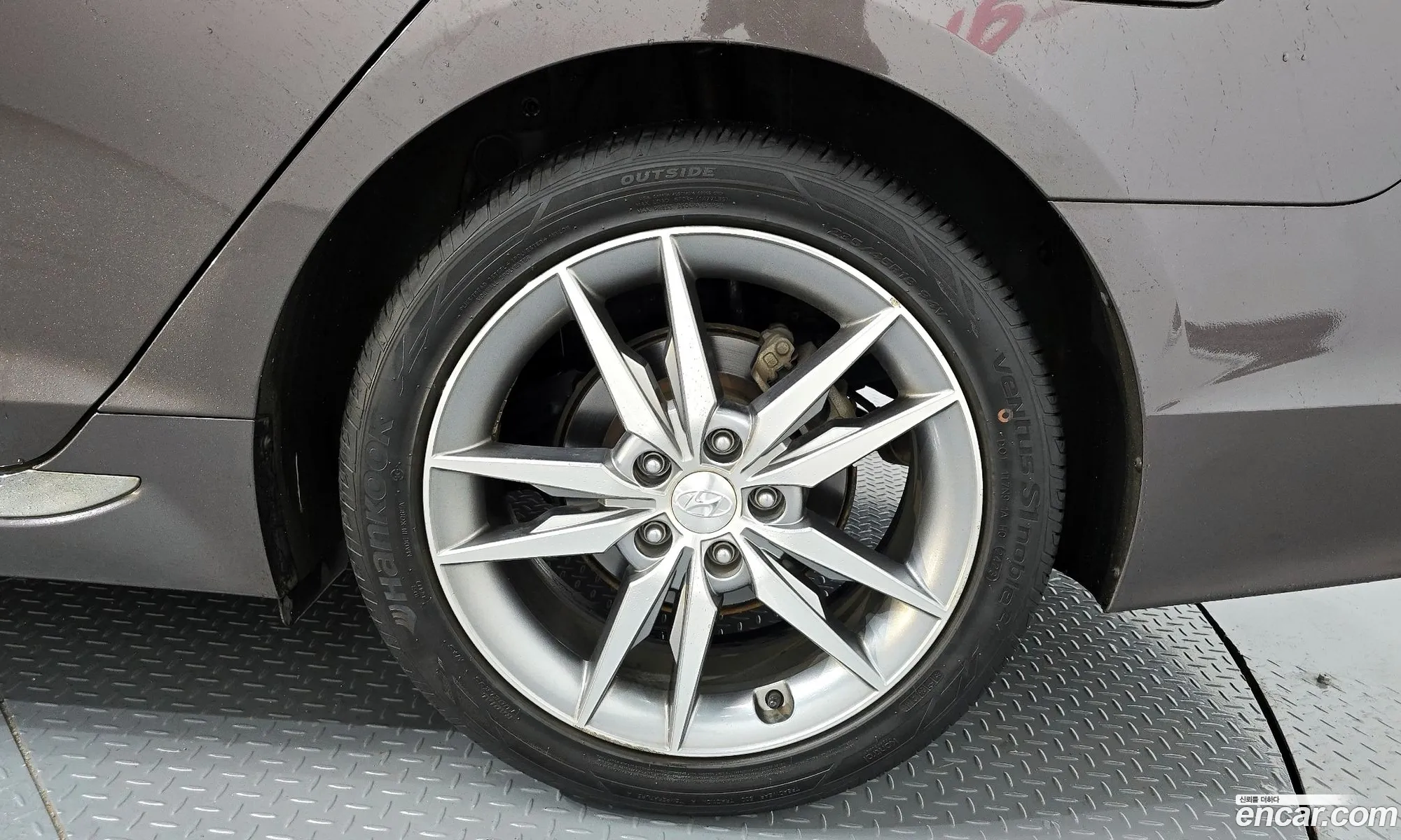 Hyundai LF Sonata 2016 — 18