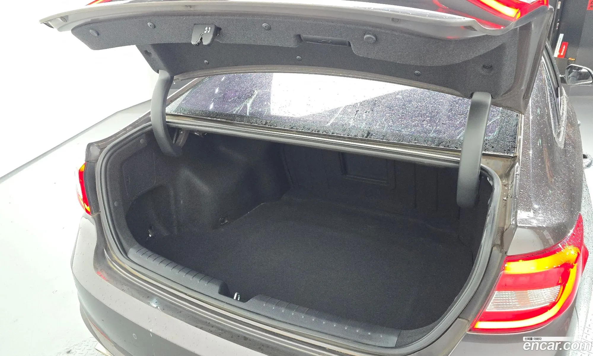 Hyundai LF Sonata 2016 — 16