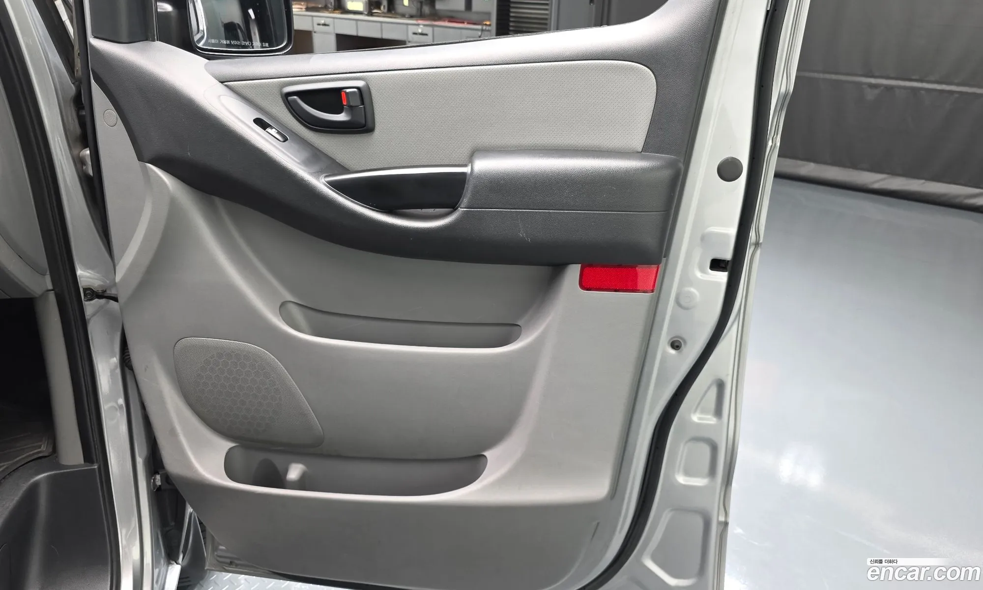 Hyundai Grand Starex 2018 — 21