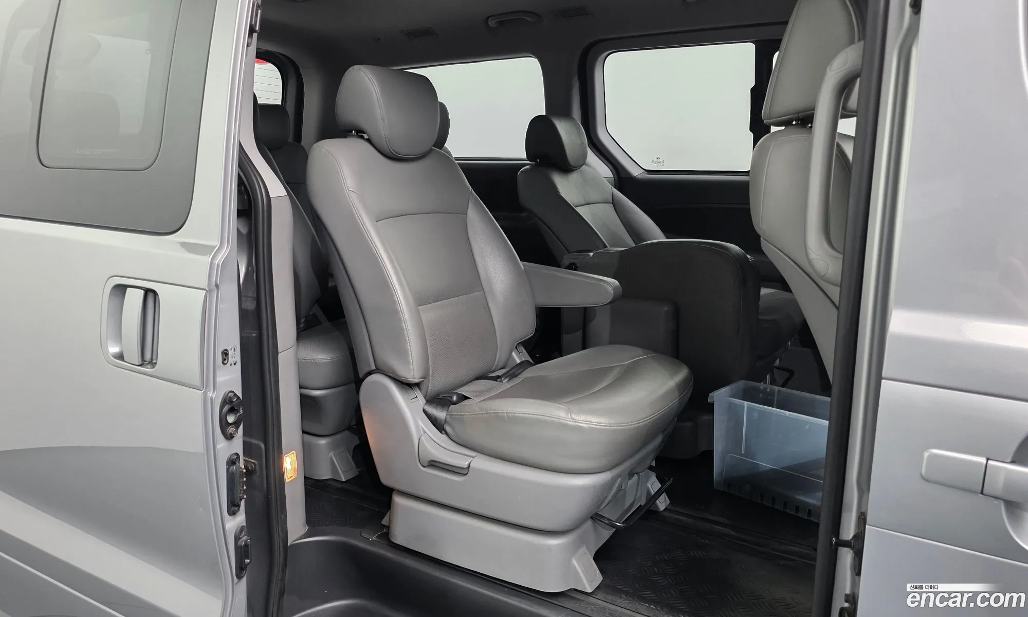 Hyundai Grand Starex 2018 — 16